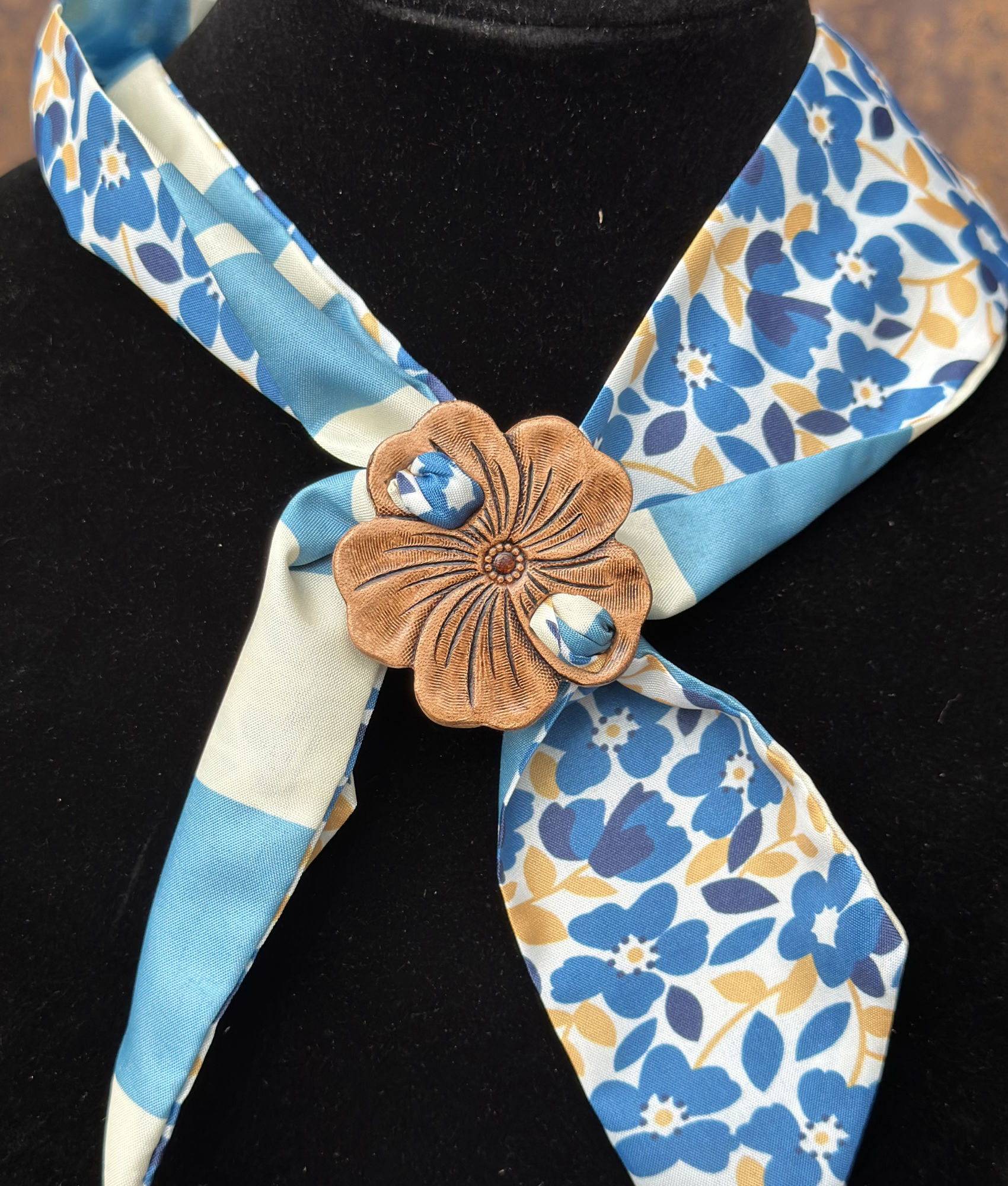 Ranch Rose Scarf Slide