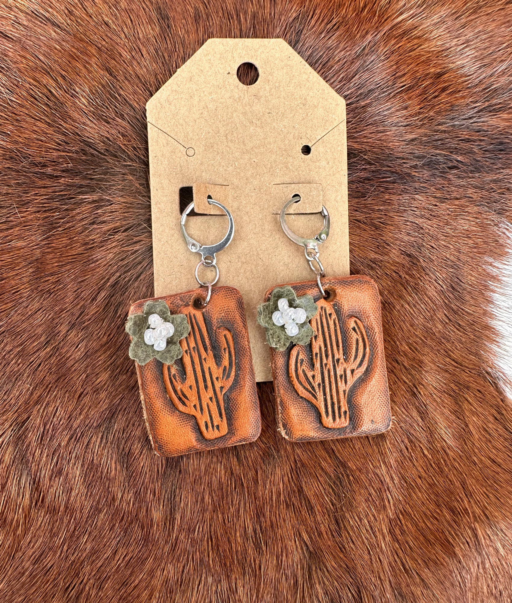 Cactus Earrings.png