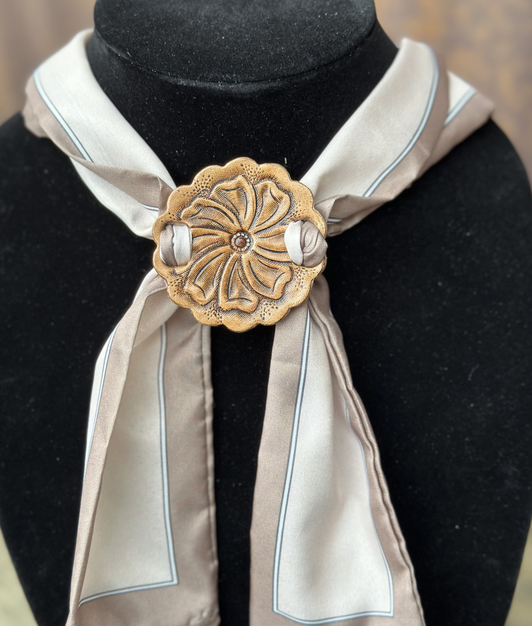 Blooming Rosette Scarf Slide.png