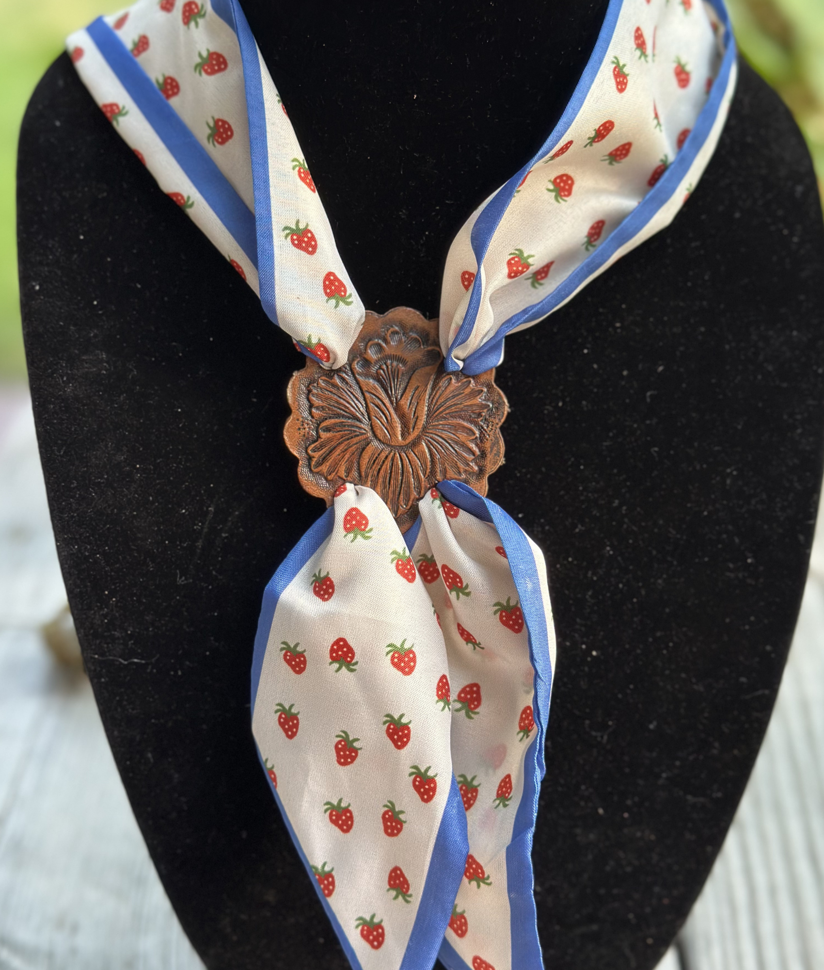 Daffodil In Bloom Scarf Slide (1).png