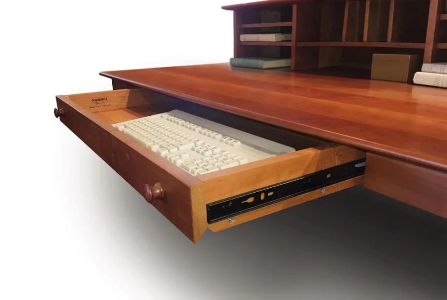 keyboardtraysarahdesk_1.jpg