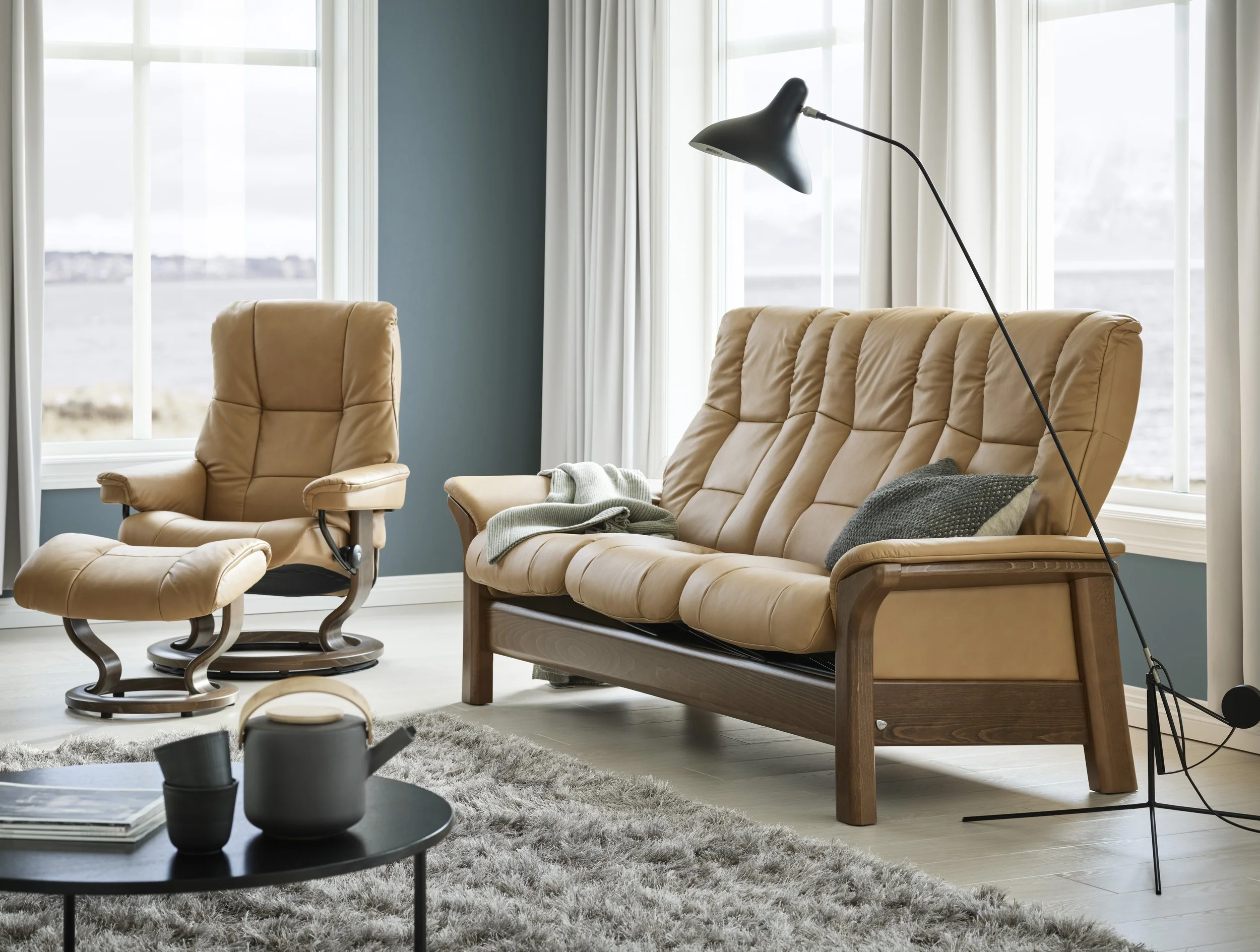 Stressless_Windsor_3s_high_Mayfair_Classic_Pal_Taupe_Walnut.jpg