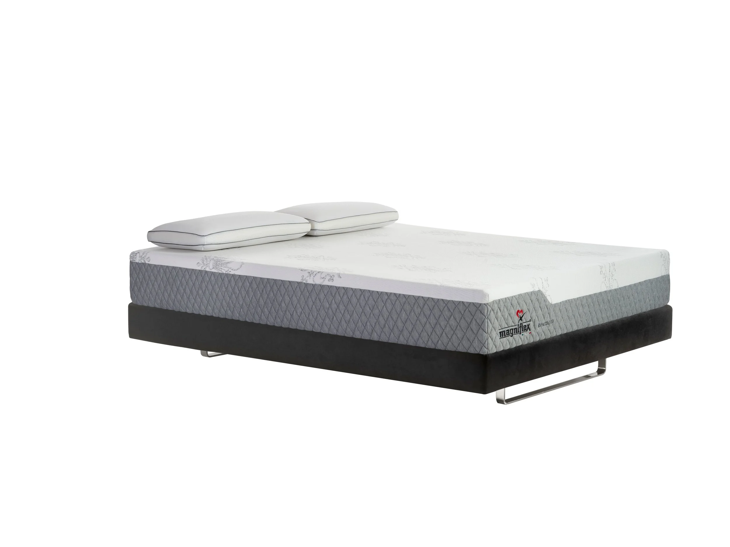 MATERASSO CLASSICO ESSENTIAL 10 MX 3 4 cuscini sfondo bianco.jpg