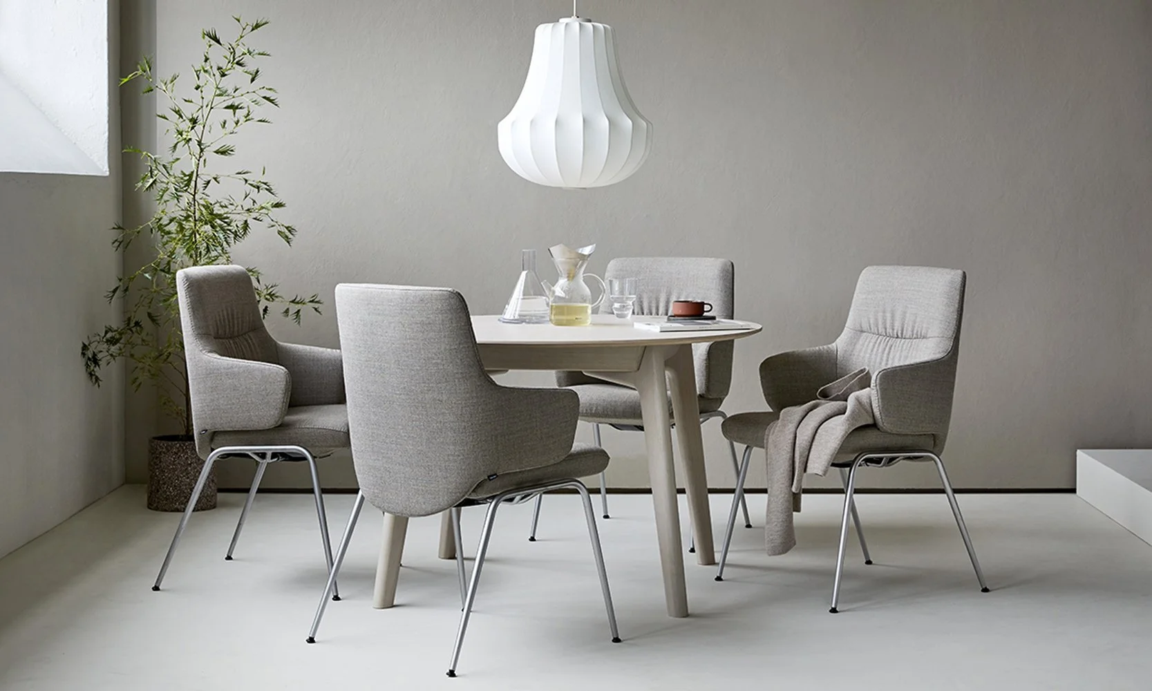 Mint armchair D300 - Lifestyle.jpg