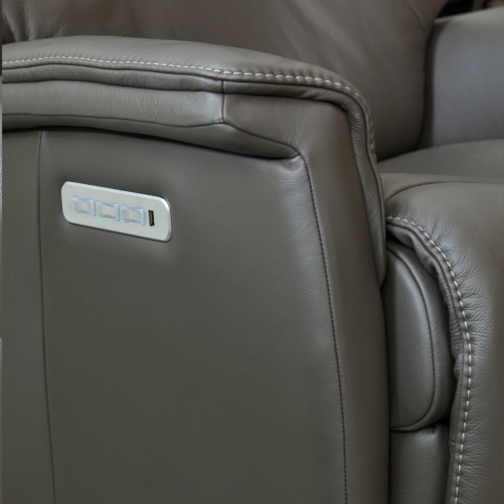 Fjords_Rome_Leather_Upholstered_Motorized_Power_Recliner_Chair_5.webp