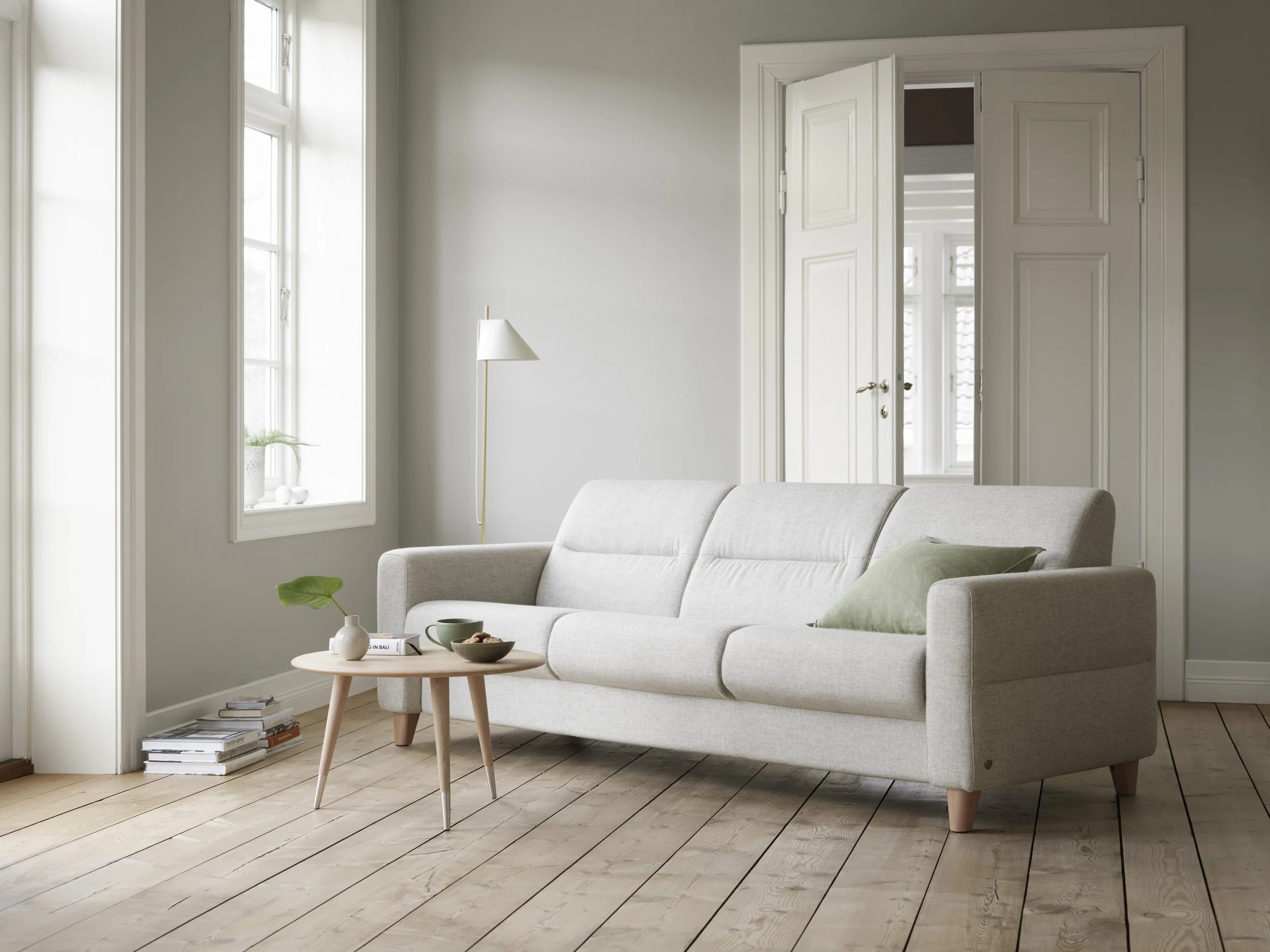 Stressless_Fiona_Uph_3s_Clover_Light_Beige_Oak_01.jpg