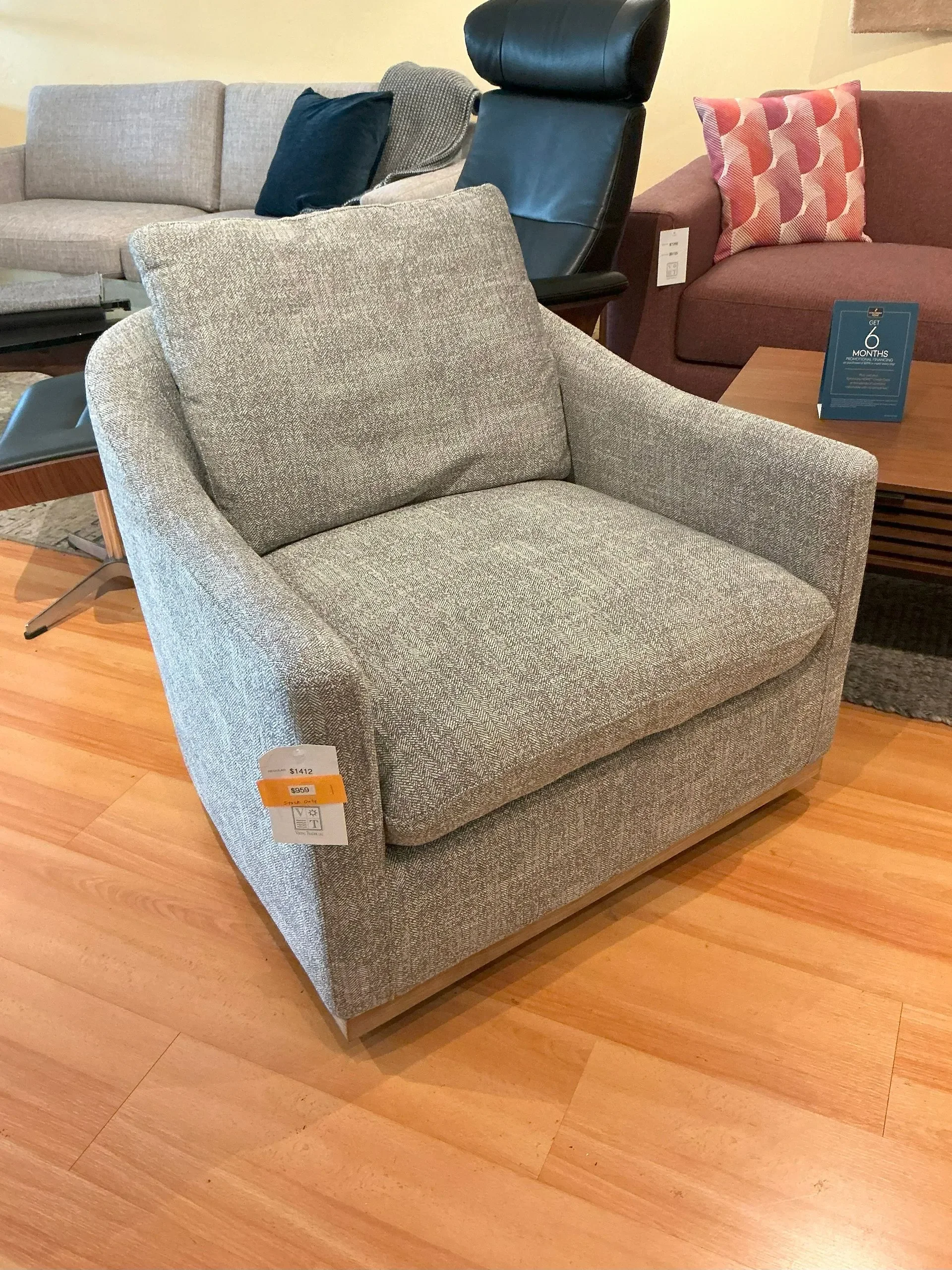 "Denver" Swivel Chair