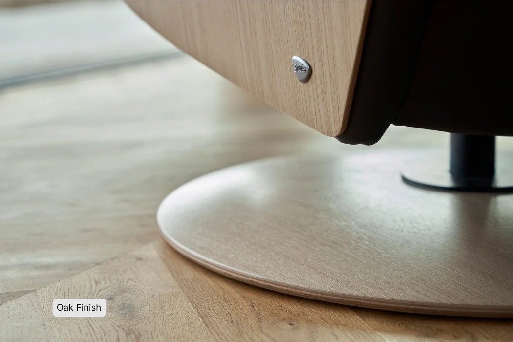 Sam-Power-Recliner_Oak-FInish_Detail_Stressless.jpg