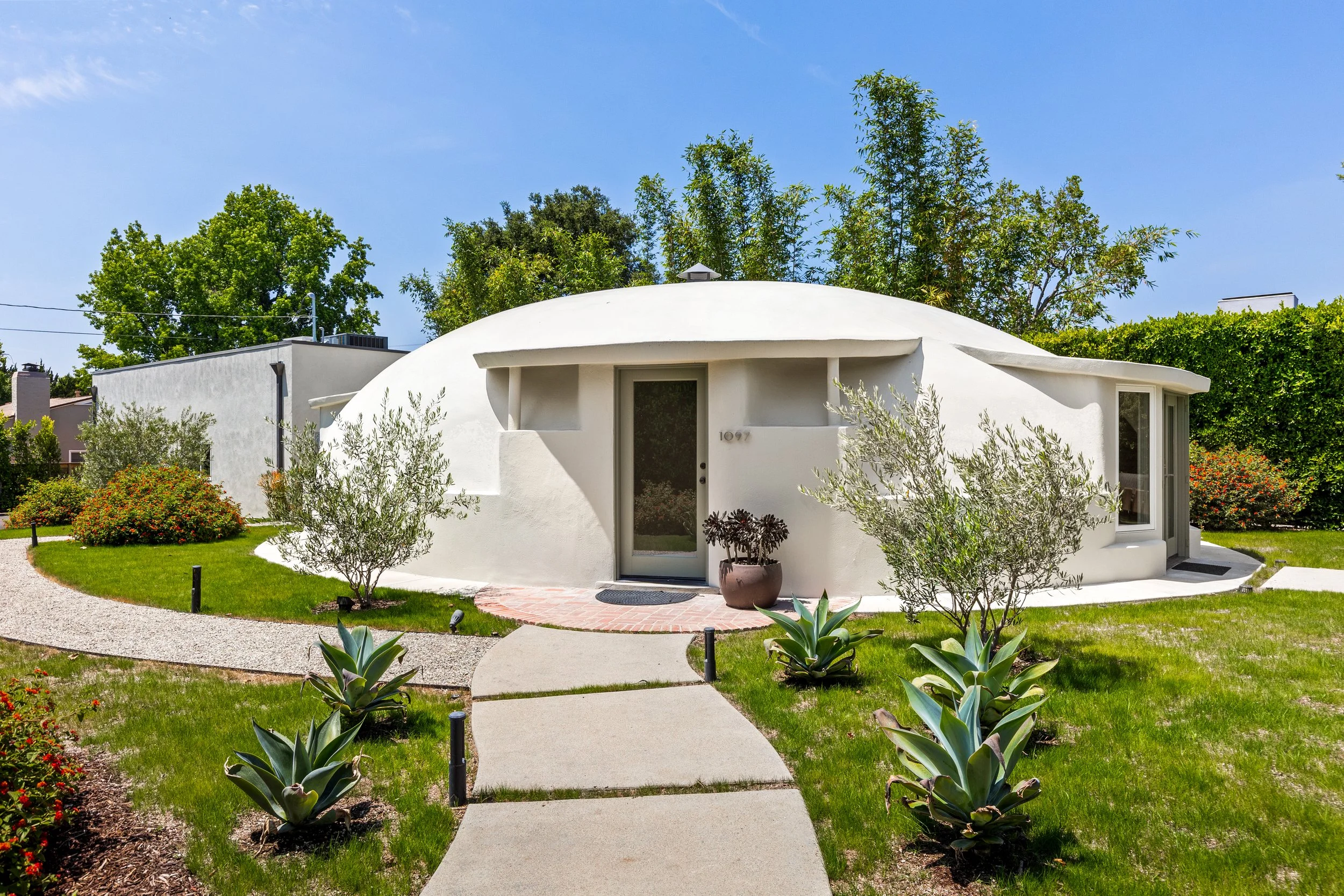 front ext 1 Full.jpg