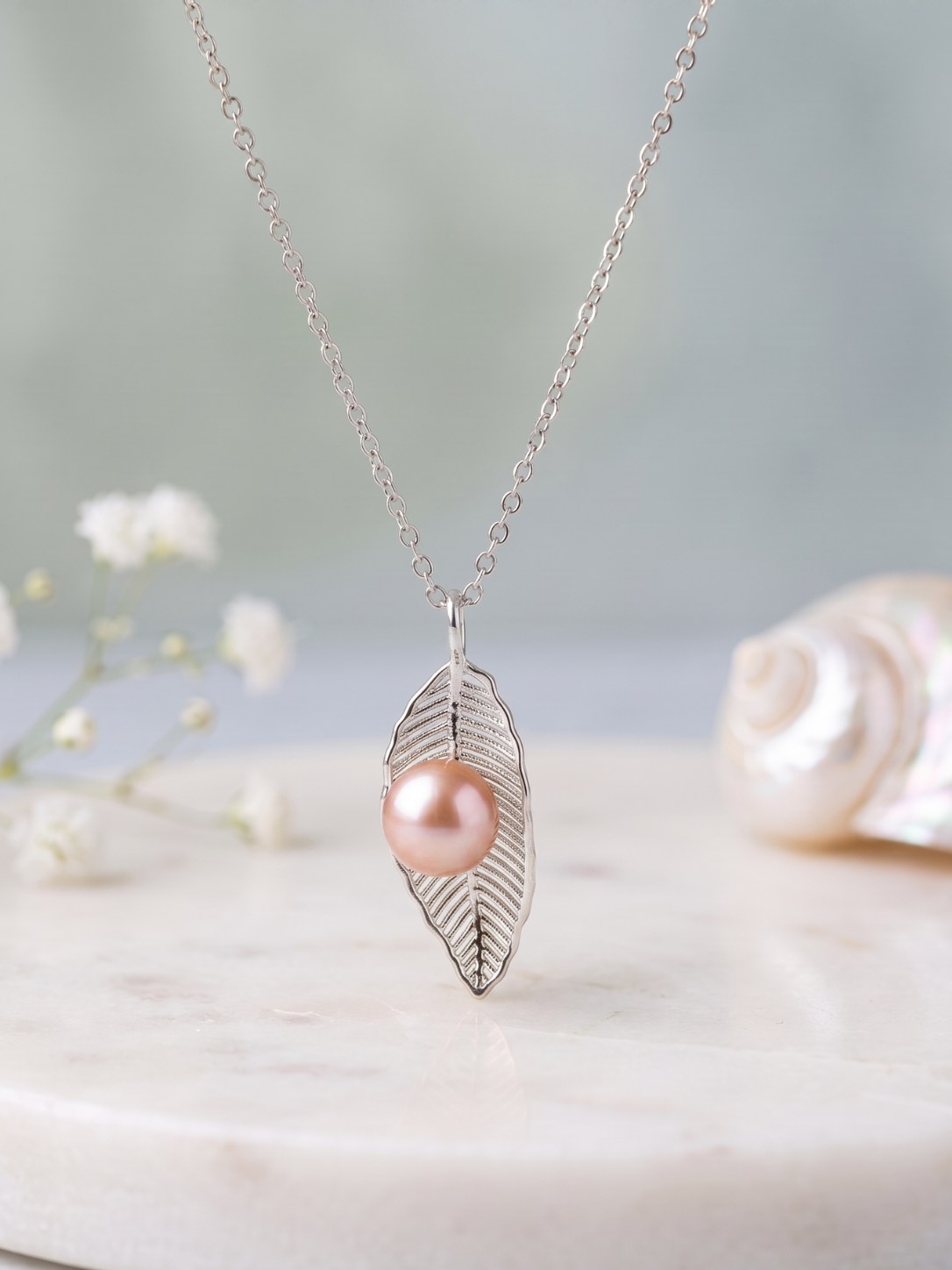 Boho Leaf Pearl Necklace-1-1.png