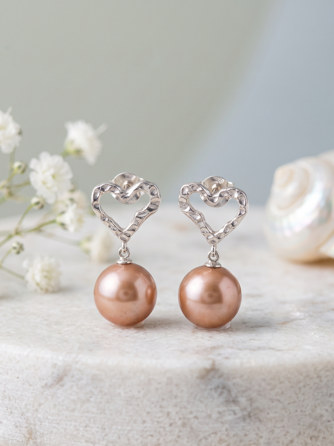 Heart You Rare Luster Pearl Earrings-1.png