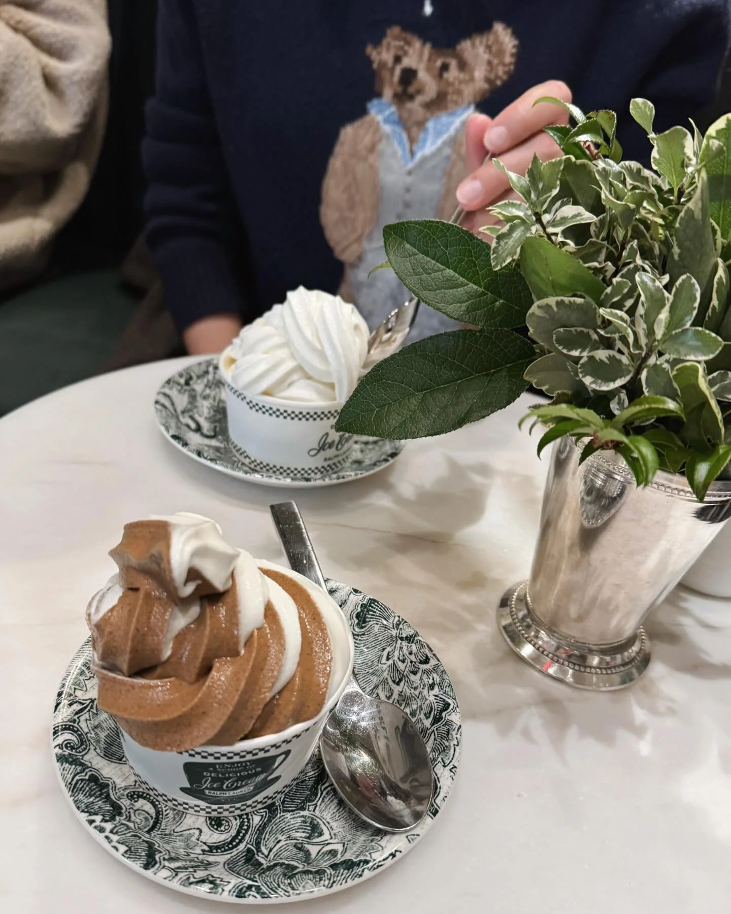 Just a few of our favorite ways to spend a weekend in the city☕🍦🥯✨

&bull; Soft serve @ralphscoffee 
&bull; Coffee &amp; Mini Baguette @belamicafe 
&bull; Afternoons @frickcollection 
&bull; Breakfast @fellinicoffee 
&bull; Fro-yo @butterfieldnyc 
