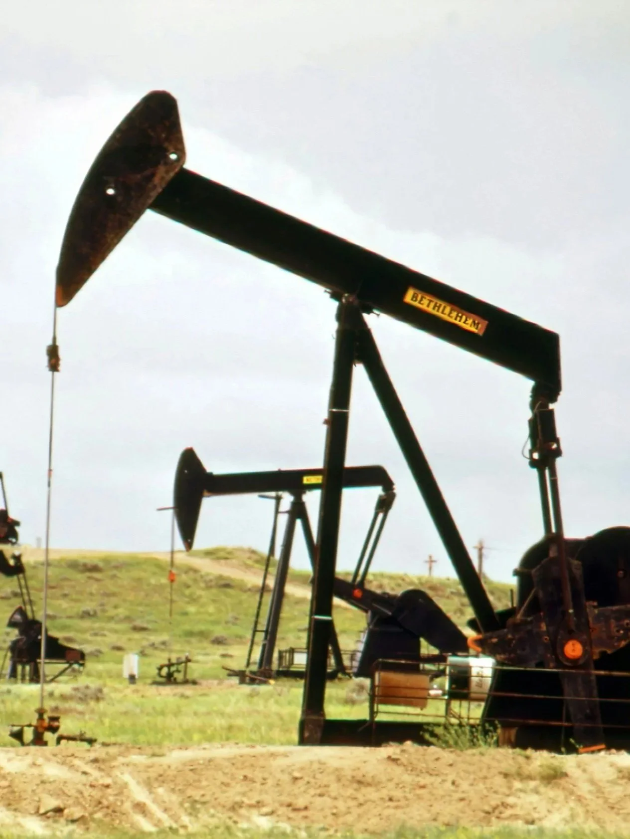 Global Oil Prices Fall More&nbsp; Than 5% </span>
