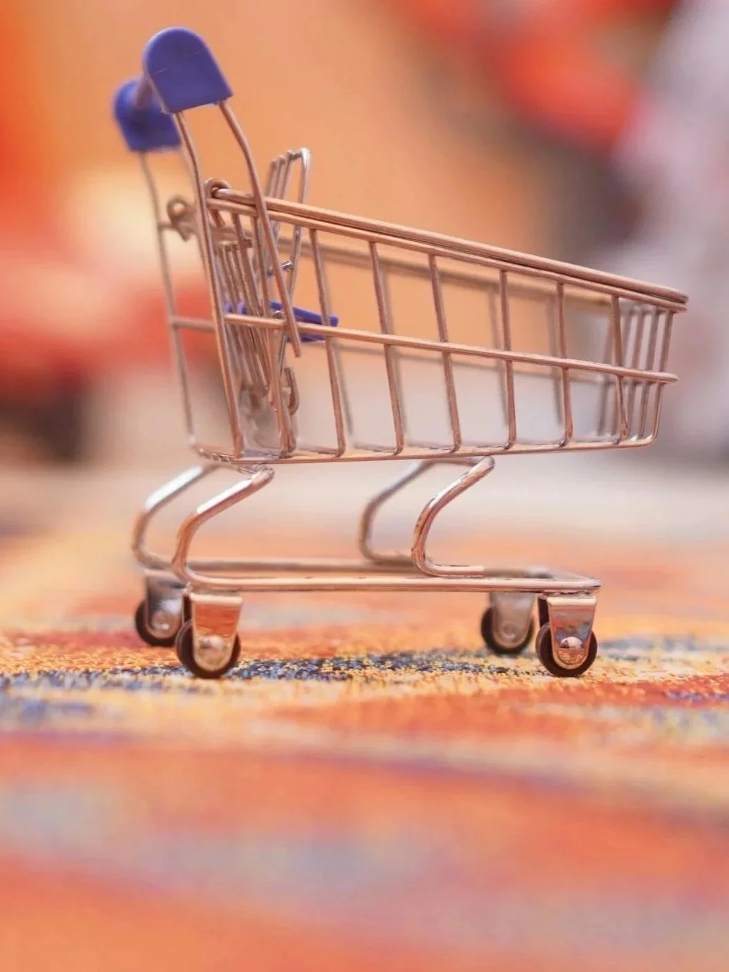 Most Americans Are Cutting Back on Spending</span>