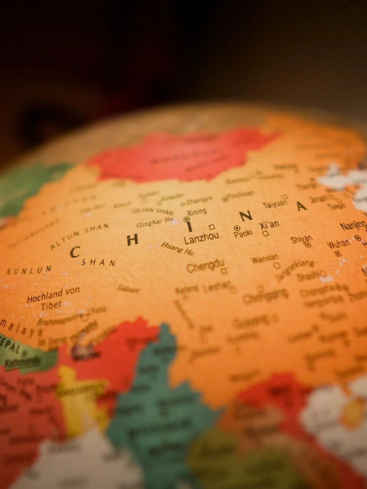 China Counters U.S. Tariffs</span>