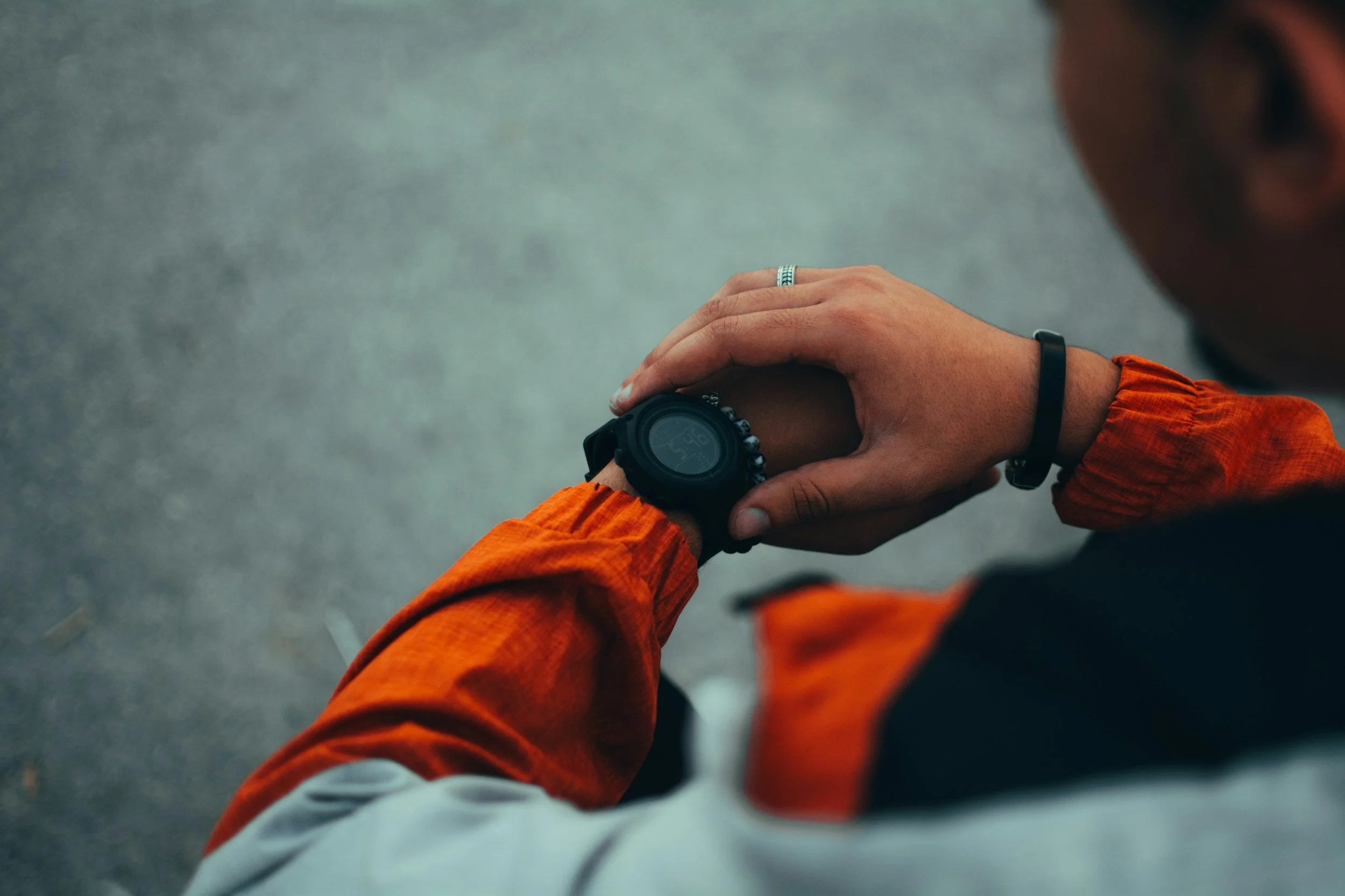Runner checking watch, representing a focused SEO strategy