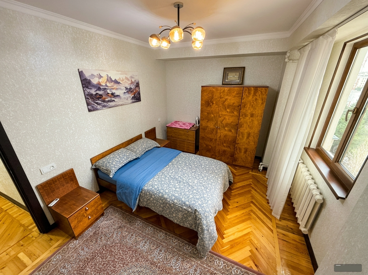 Enhance_this_bedroom_photo_with_more_vibrant_color-1772548010255.png
