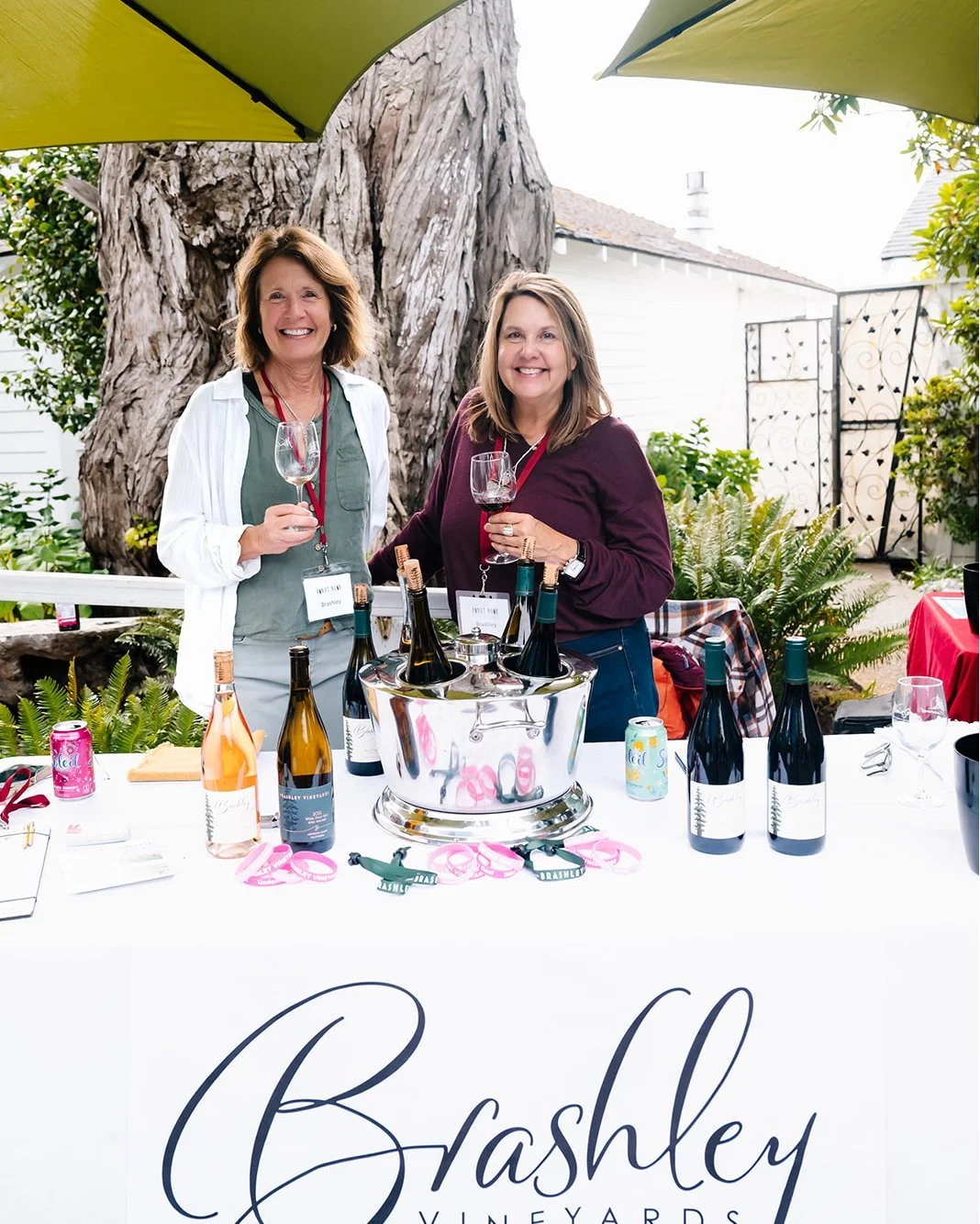 Looking for a taste of both coasts? Brashley Vineyards gives you both a taste of the #fingerlakes with their bone dry #fingerlakes as well as their fantastic #andersonvalley #pinotnoir. Check them out at their tasting room in Philo and at Winesong in
