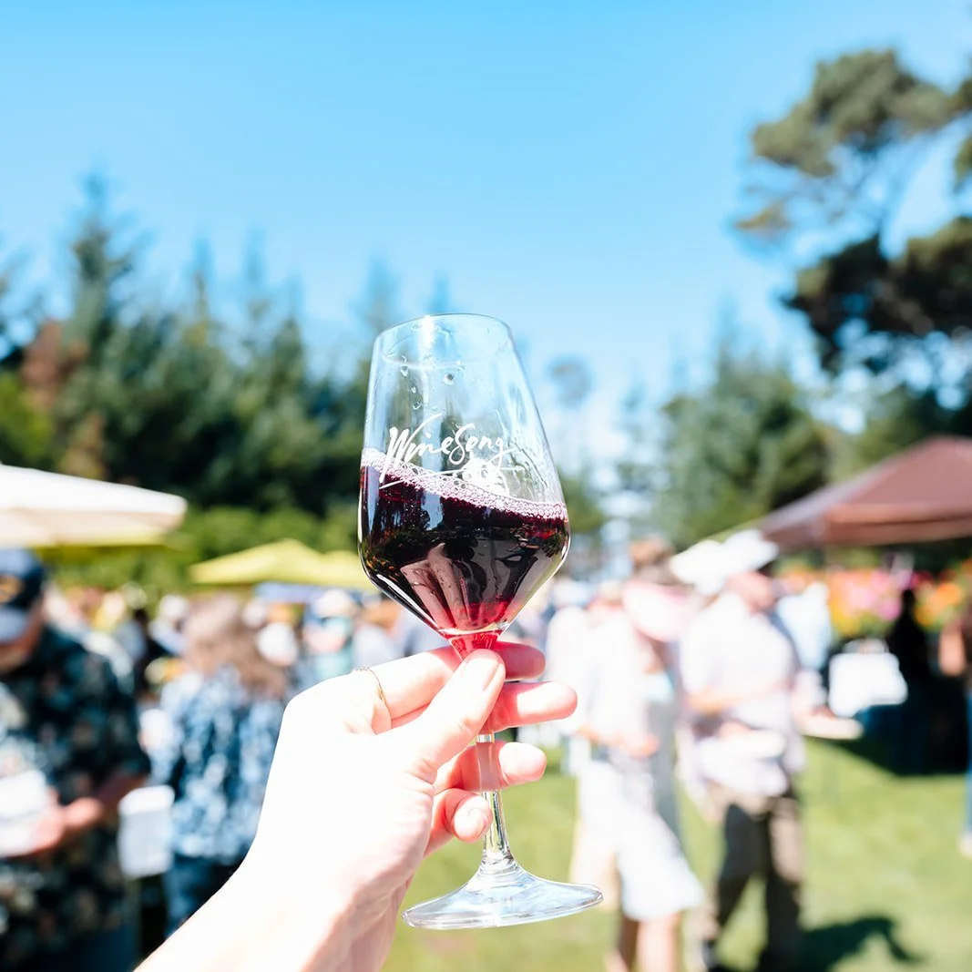 Did you know that #mendocinocounty has over 17,000 planted acres of vineyards, 12 unique wine growing regions, and almost 50% of farms are organically or sustainably farmed? 

We celebrate our home and heritage and invite you to meet more than 60 win