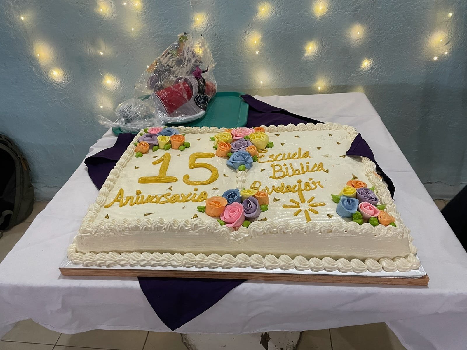 Tres Palos Bible School Cake.jpg