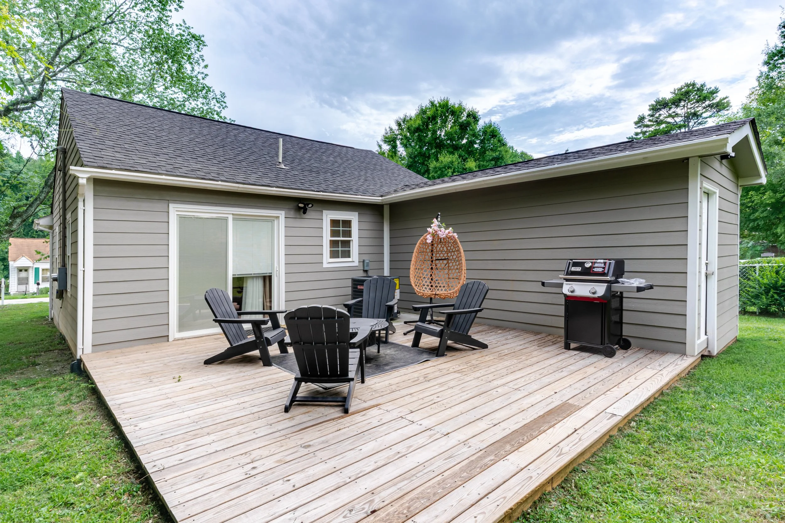 Porch2.jpg