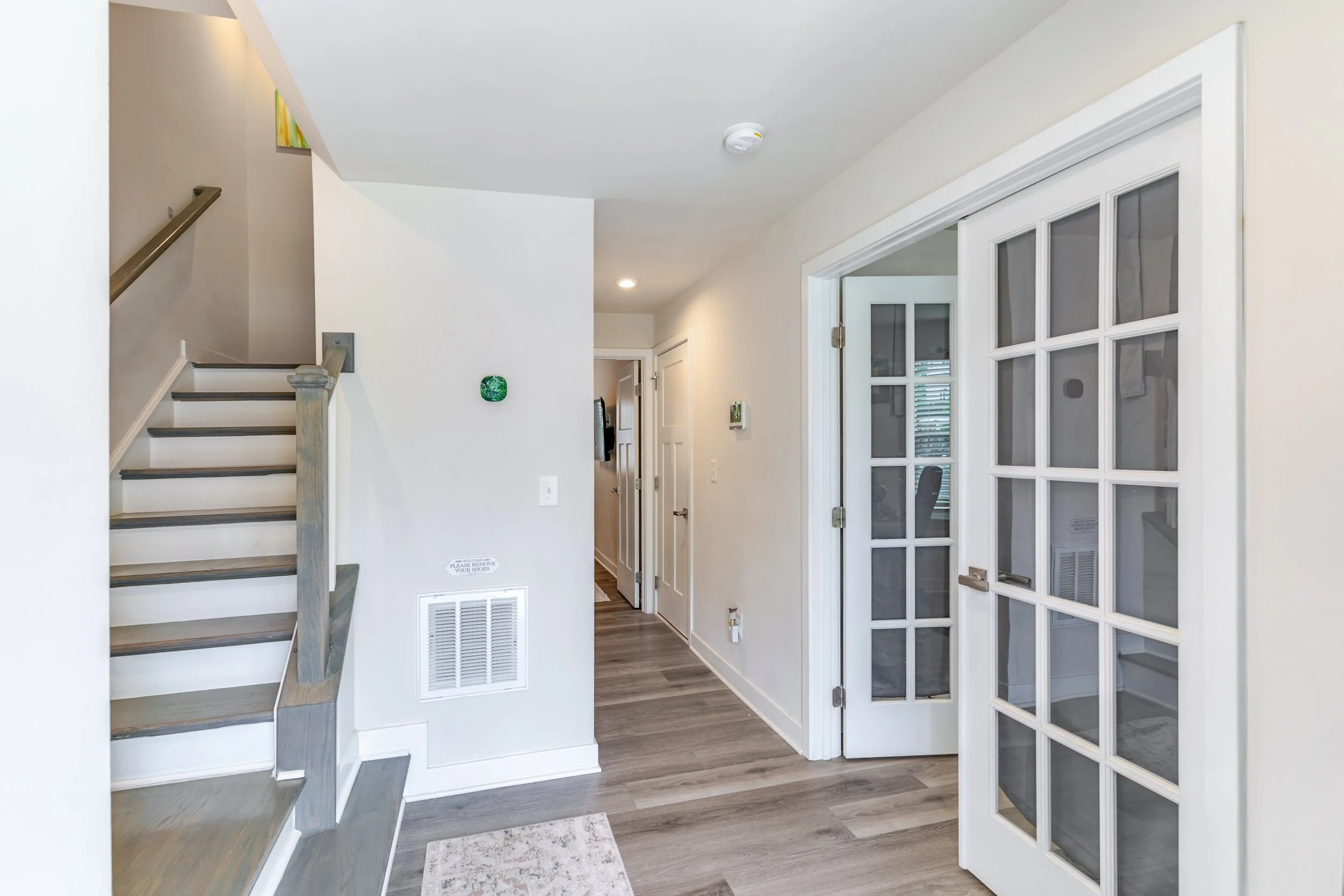 Hallway1.jpg