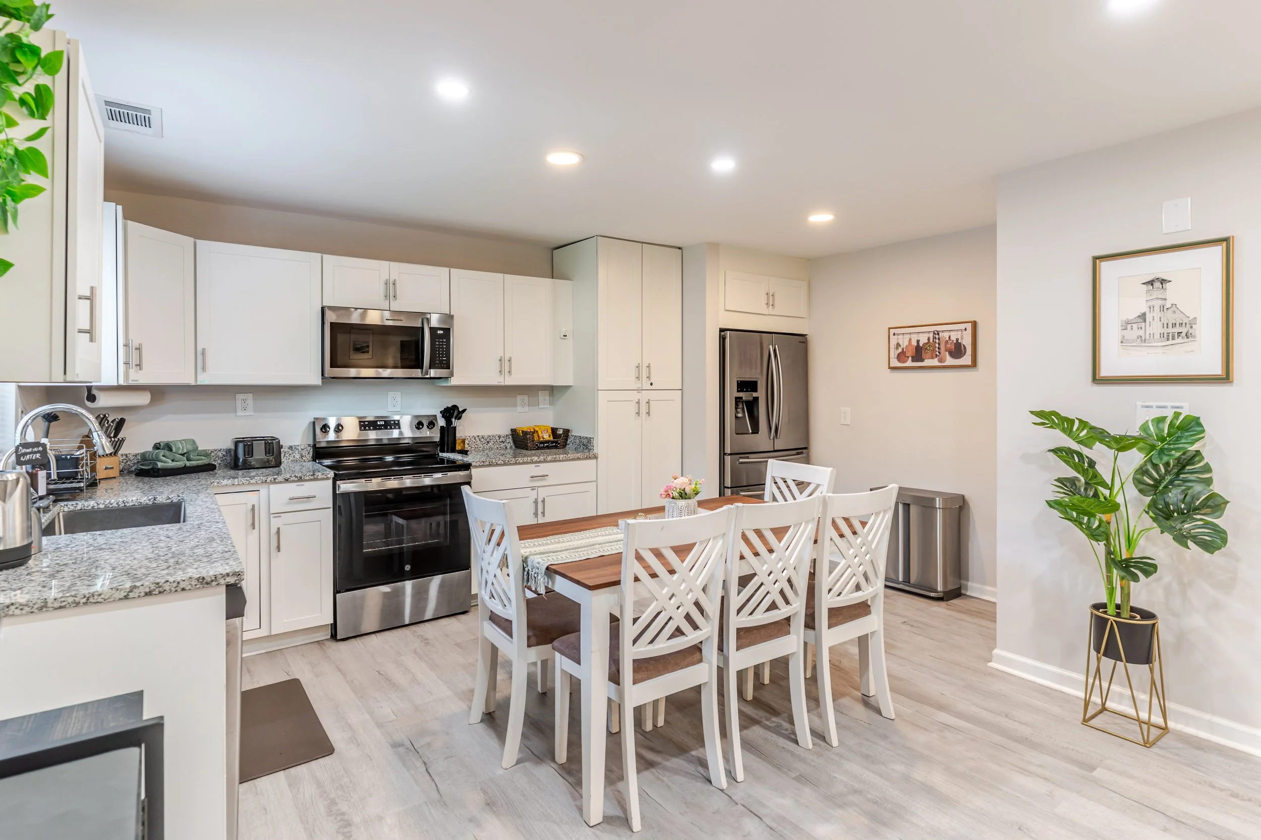 Kitchen1.jpg