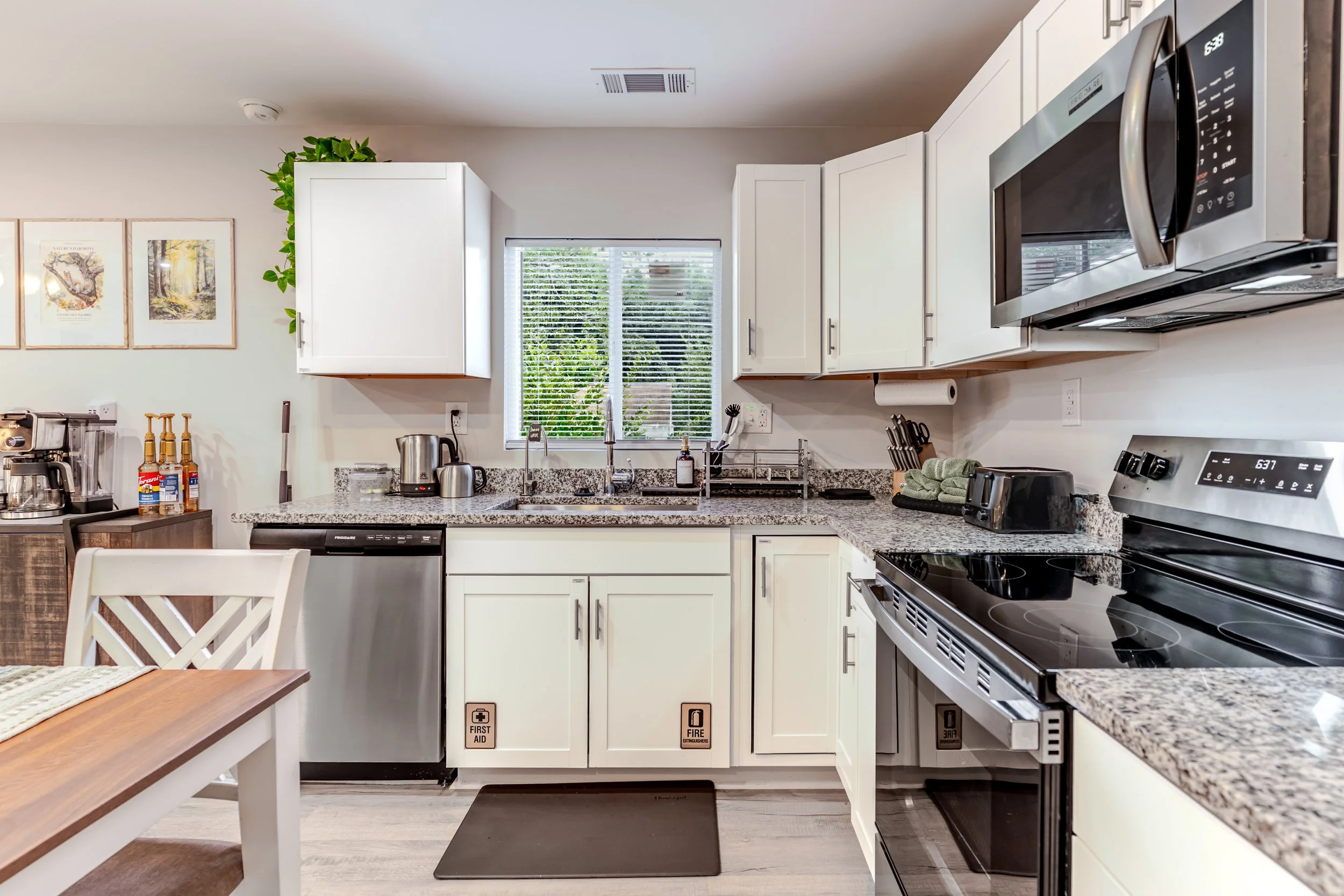 Kitchen5.jpg