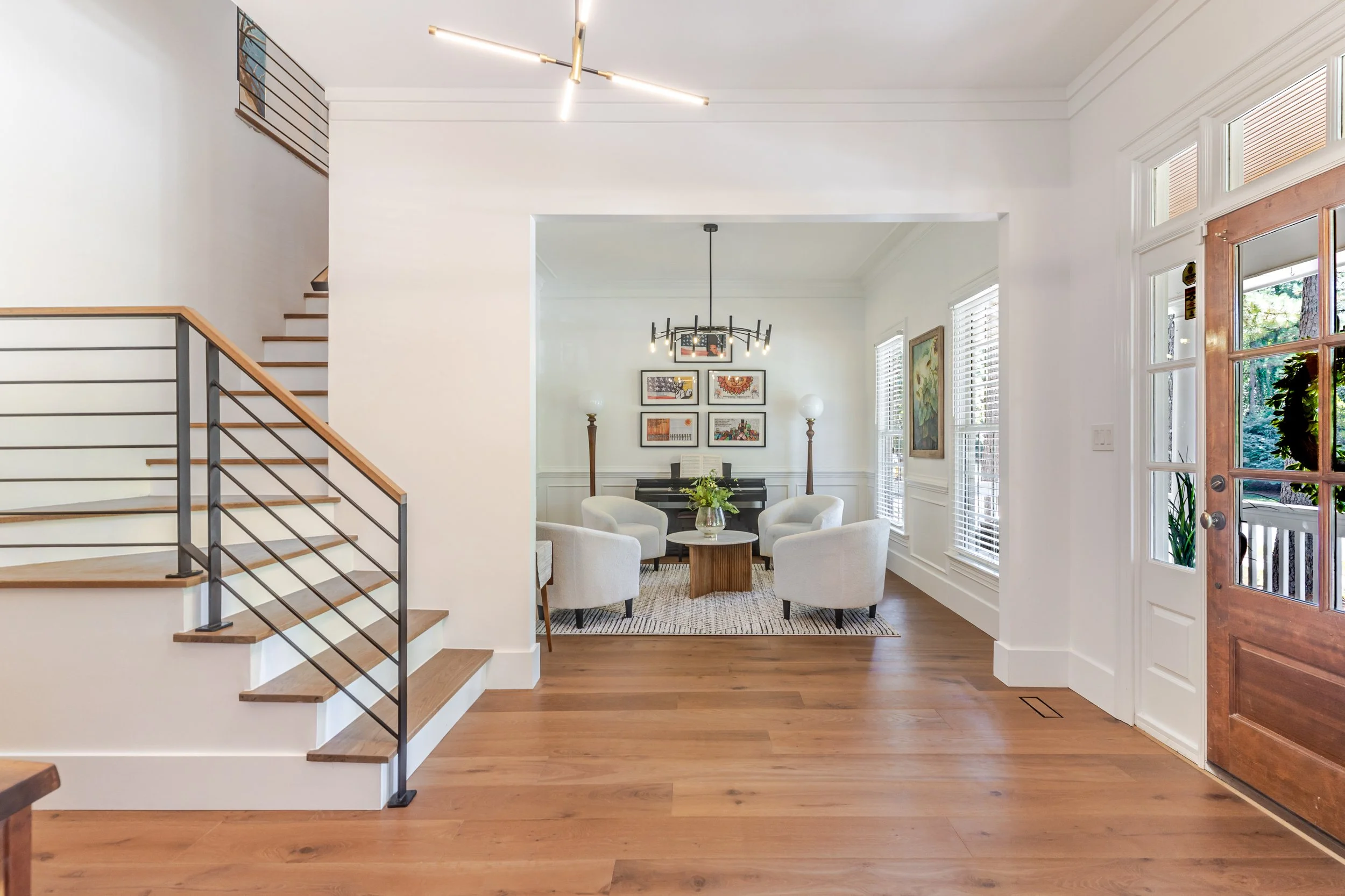 Foyer2.jpg