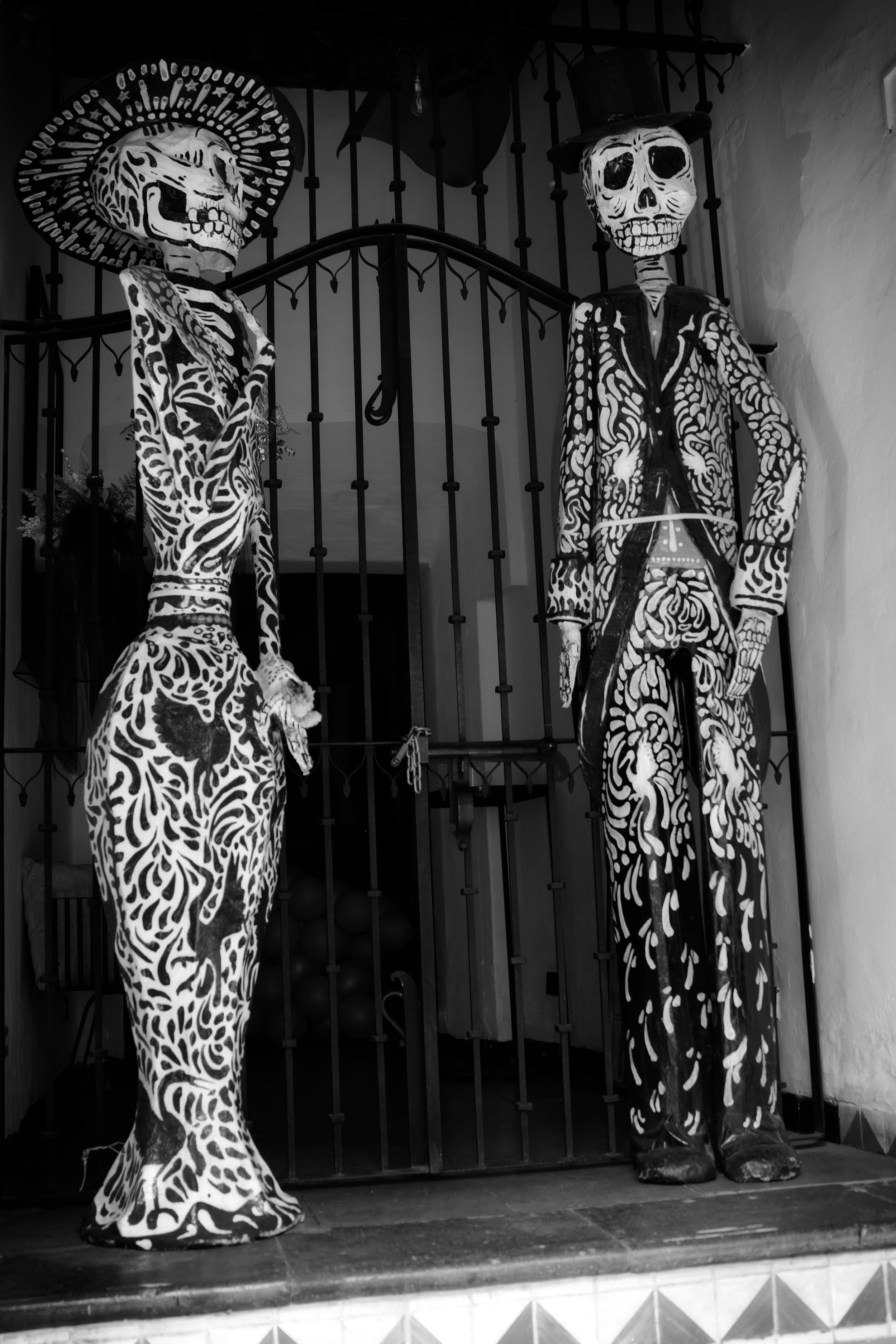 storefrontcouple.jpg