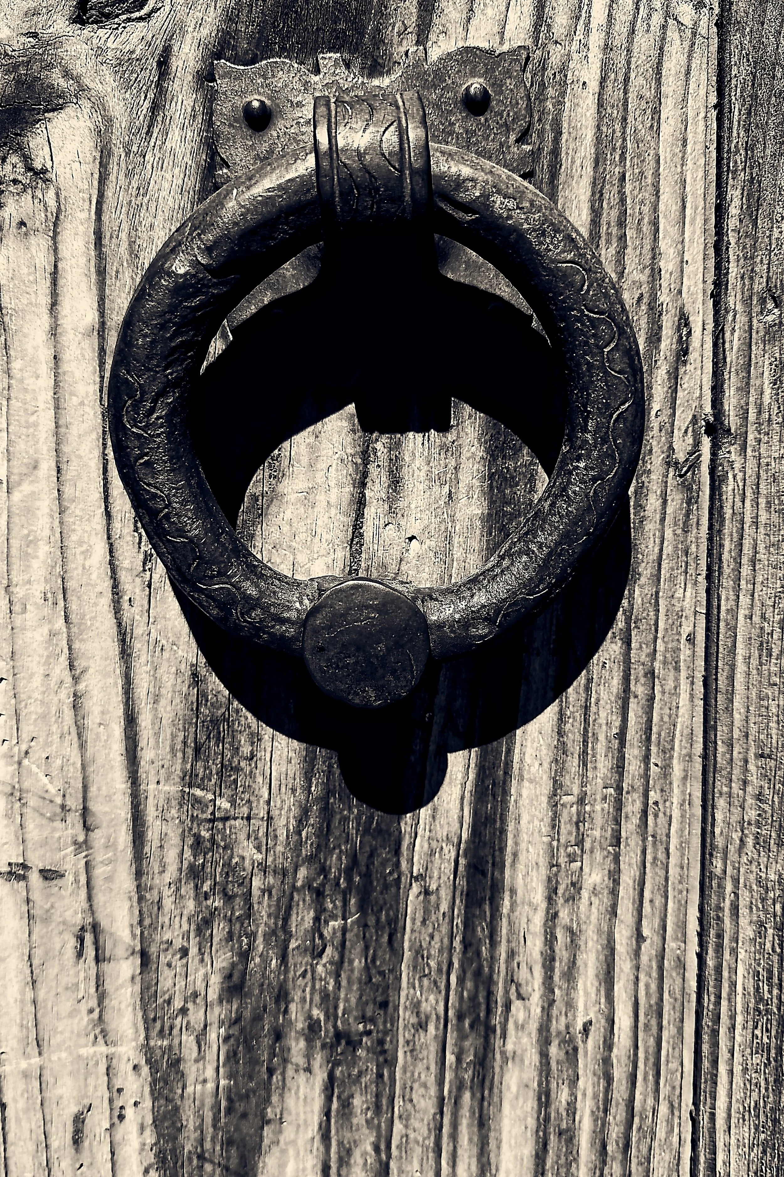 Knocker 