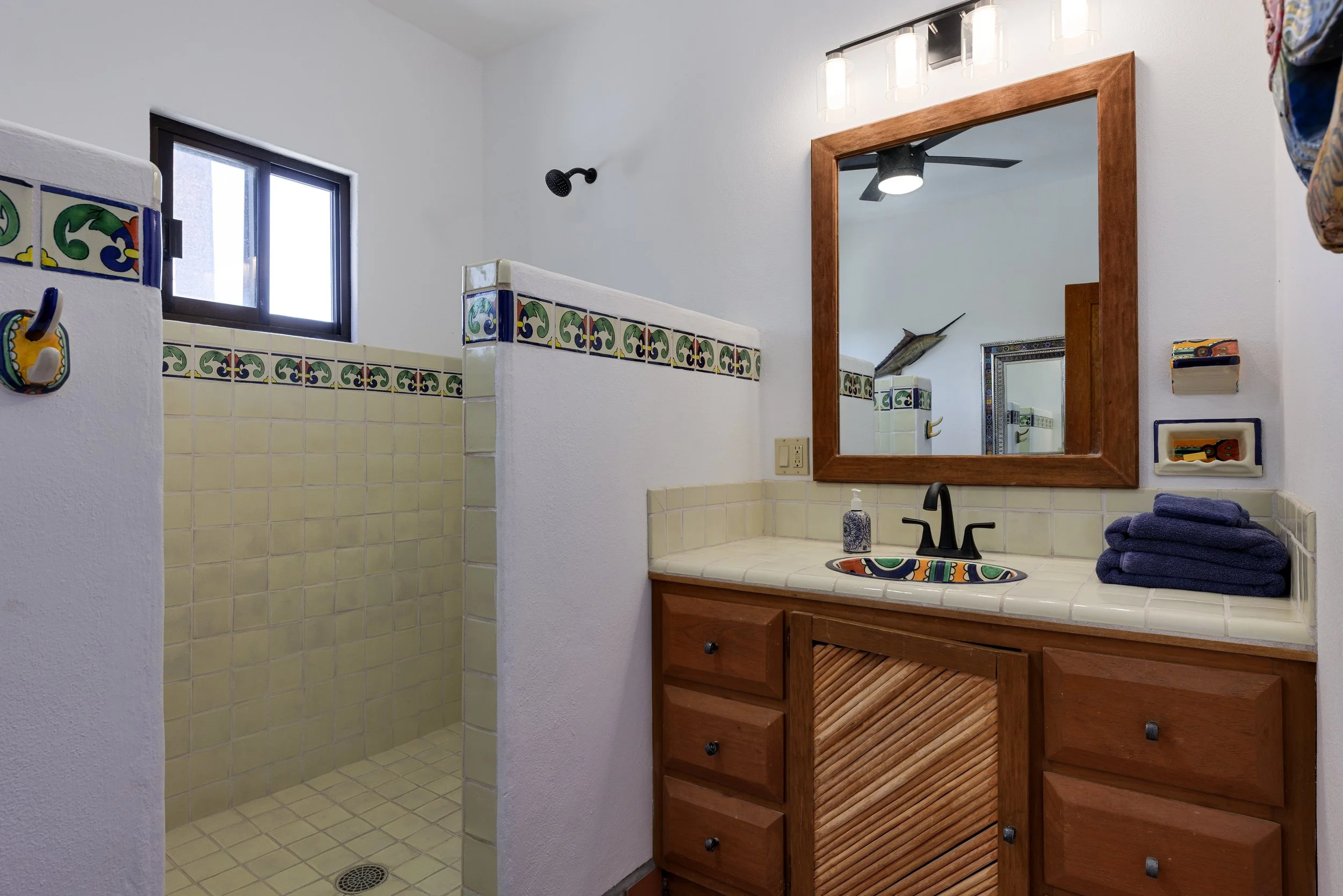 Casita Bathroom 1.jpg