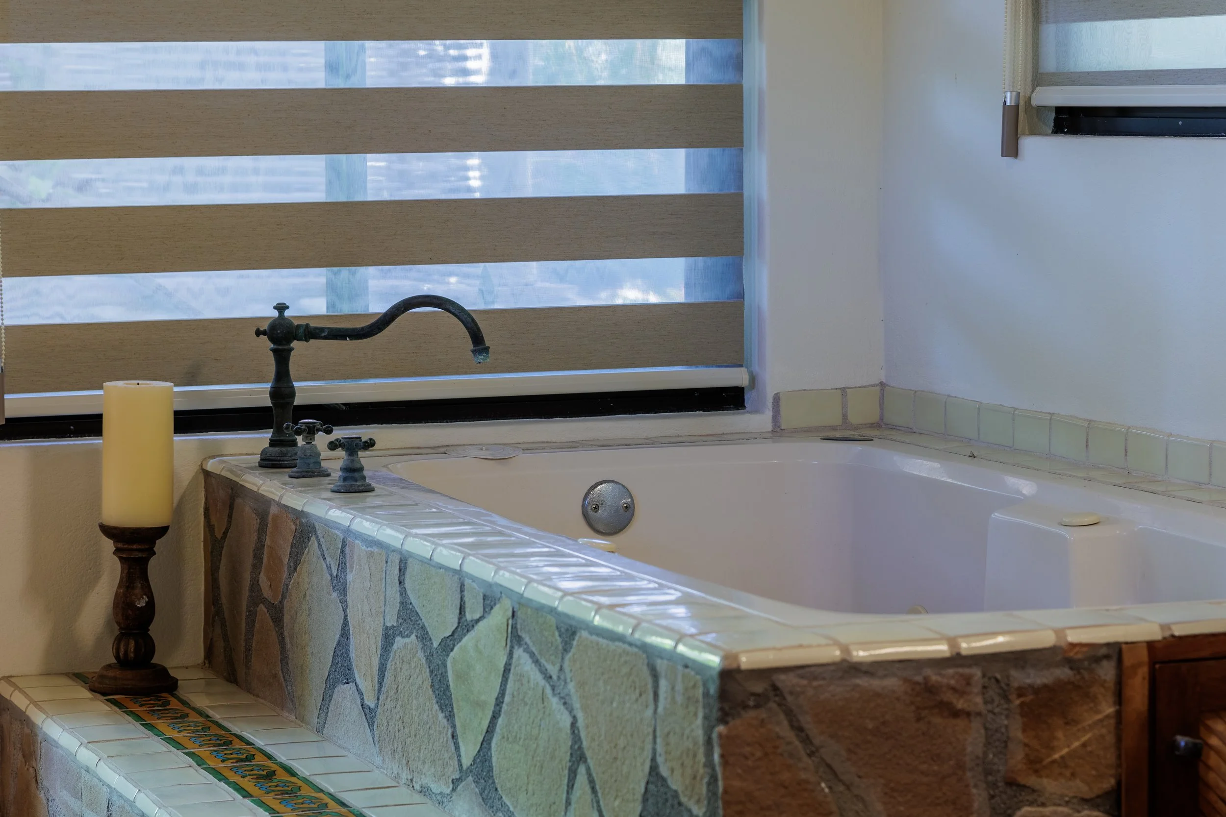 Primary Bathroom Bathtub.jpg