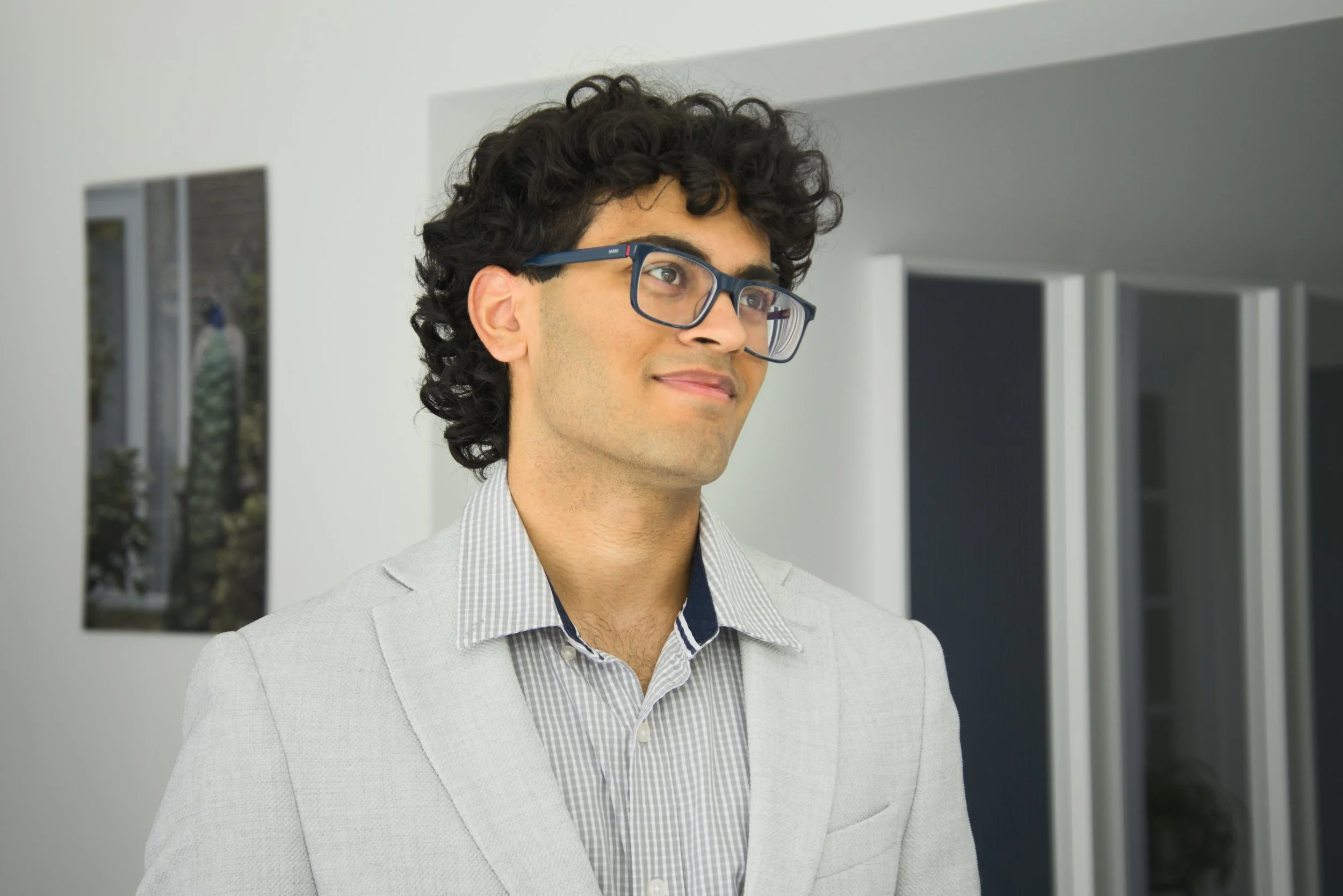 a candid wedding photographer