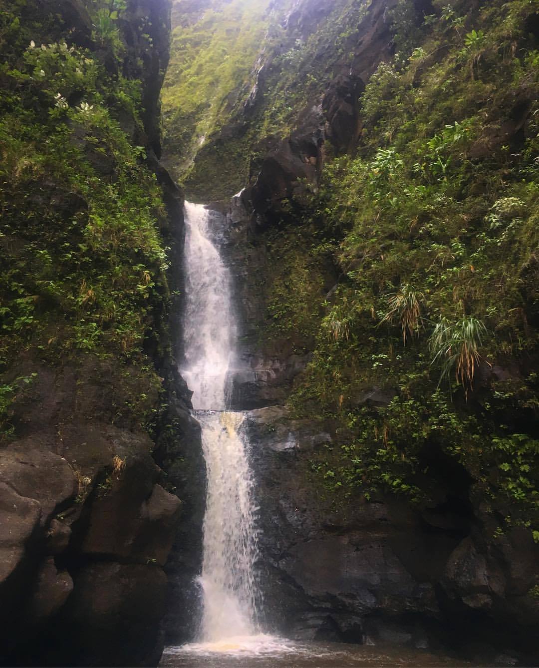 Makaleha Falls.jpg