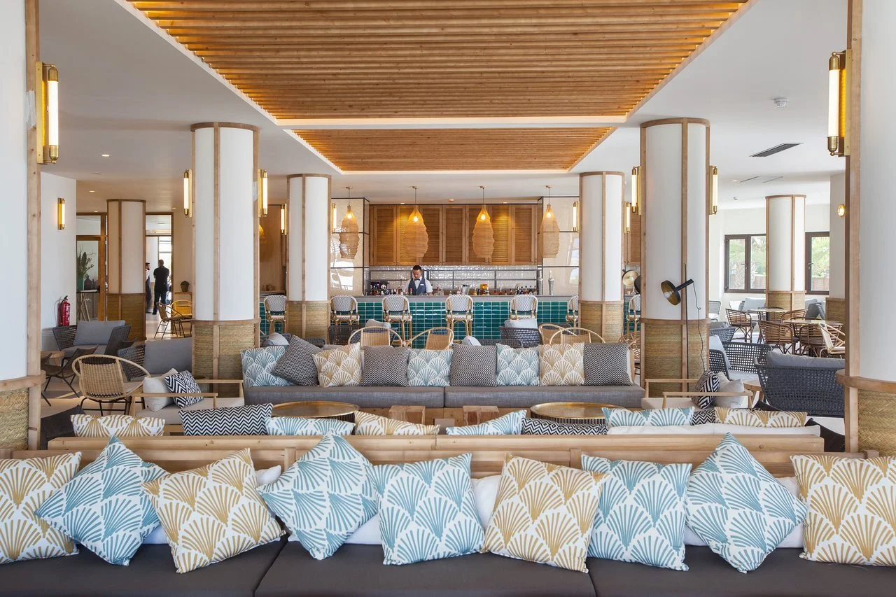 LOBBY BAR.jpg