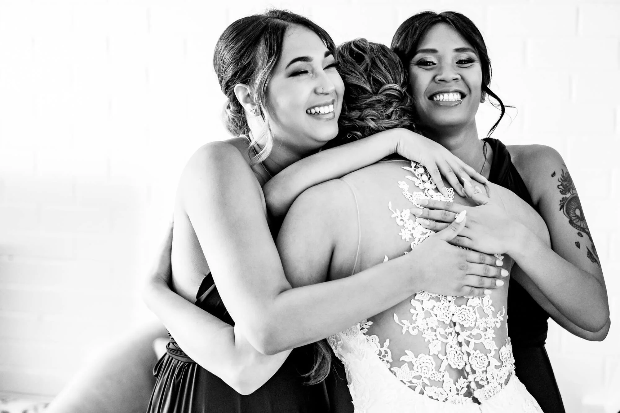 best-wedding-photography-bridesmaids-hugging.jpg