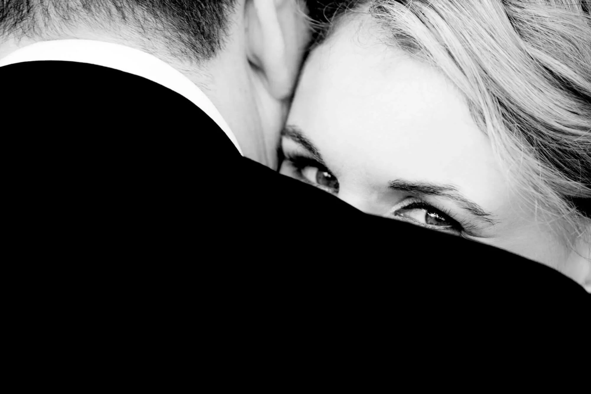 best-wedding-photography-bride-eyes-black-and-white.jpg