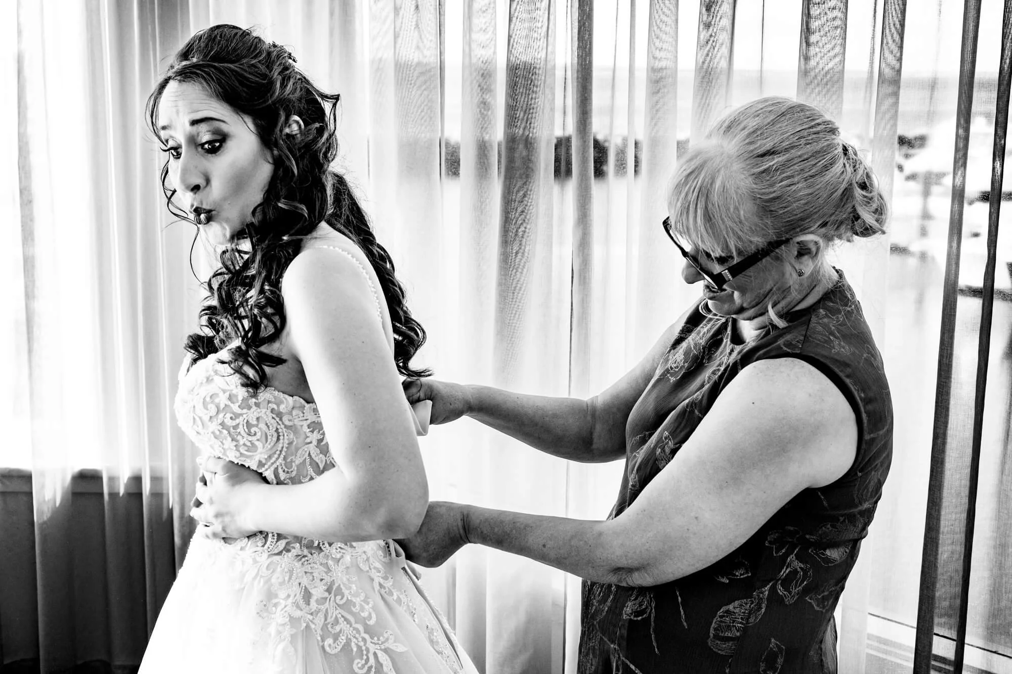 best-wedding-photography-fun-getting-ready-photo.jpg