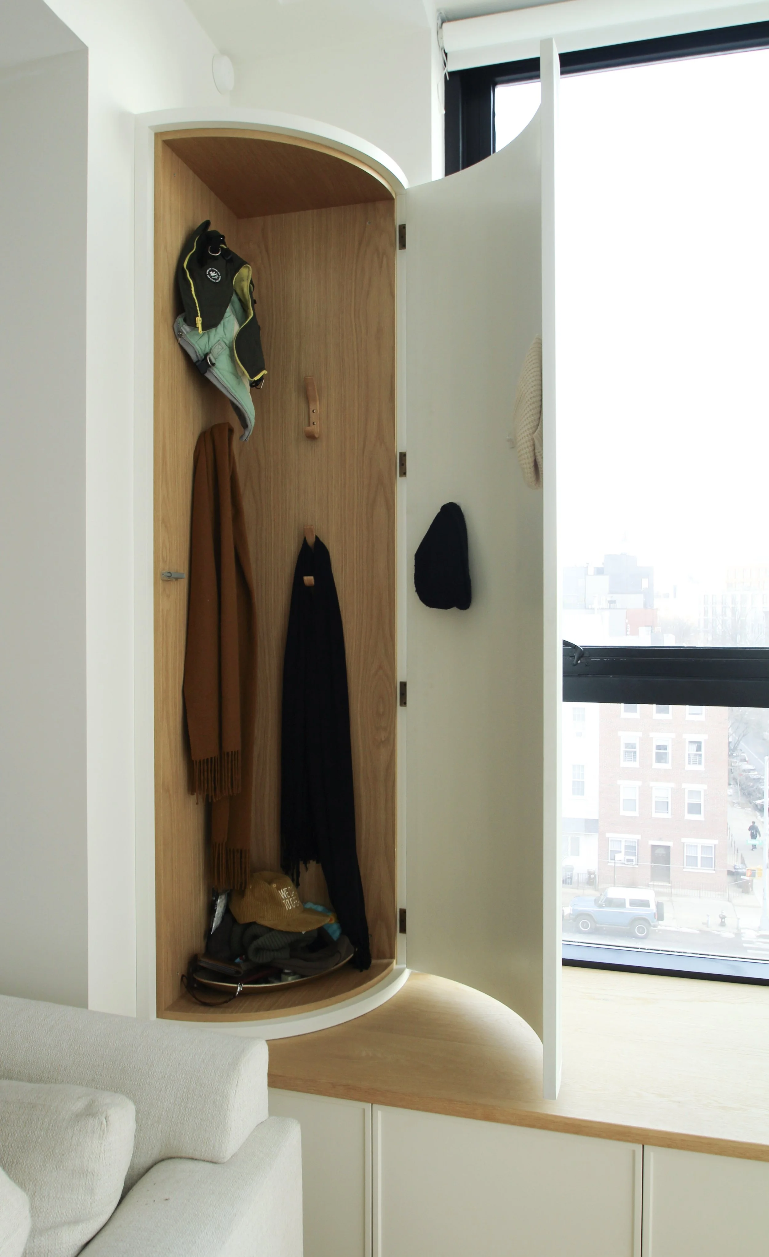 BL_CLOSET.jpg