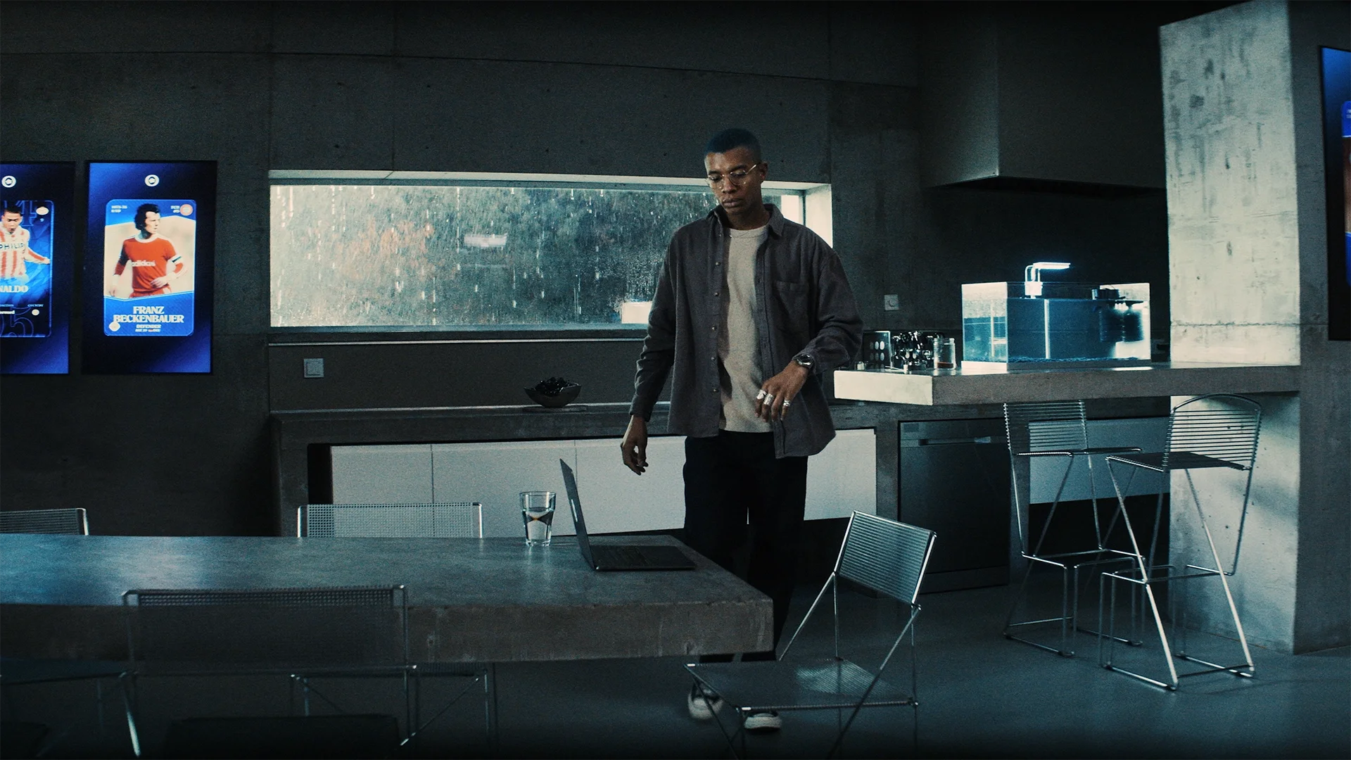 221122_SORARE_DC_16-9_3840x2160_422HQ.00_00_28_22.Still025 copy.webp