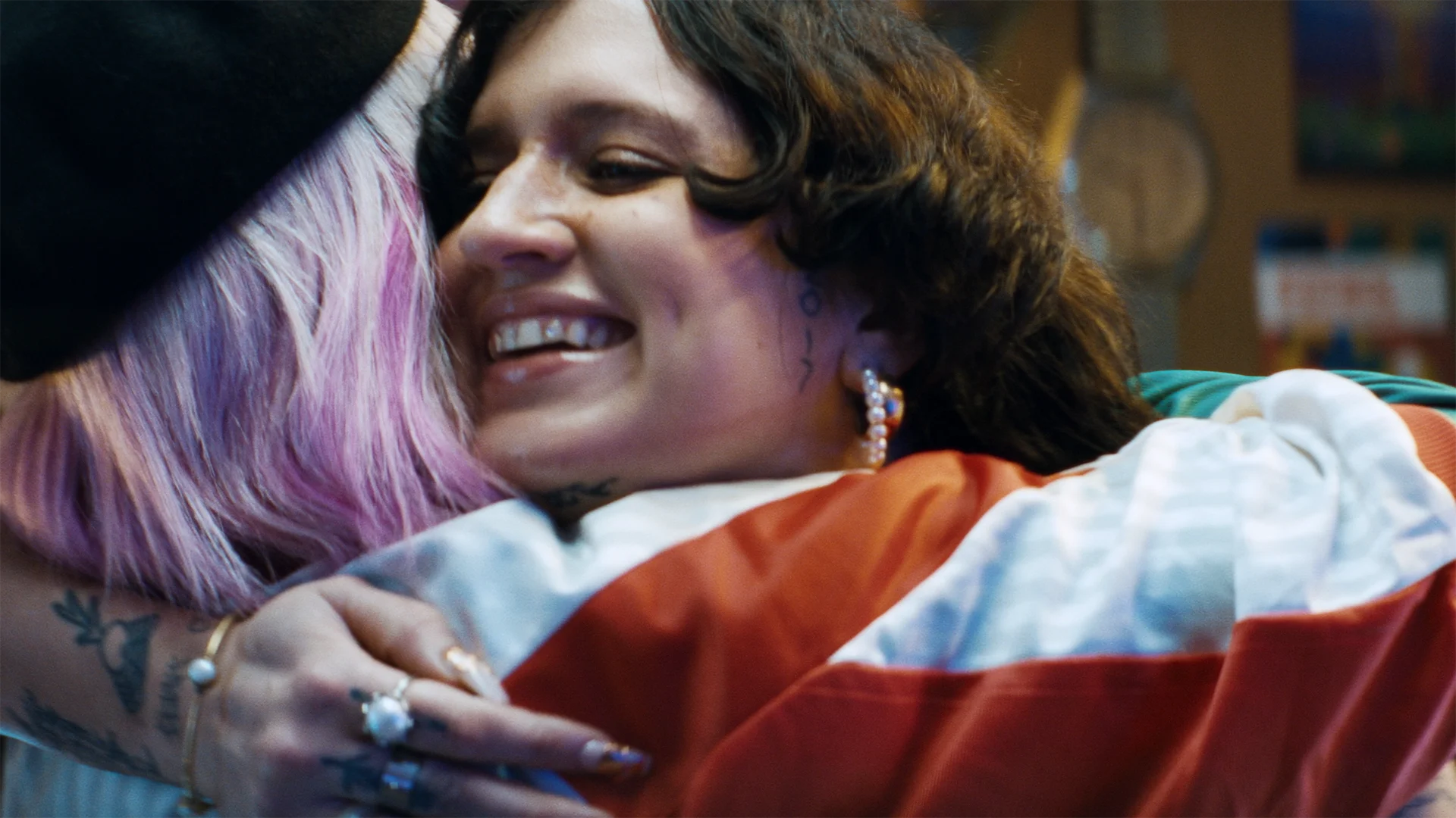 221122_SORARE_DC_16-9_3840x2160_422HQ.00_00_38_06.Still034 copy.webp