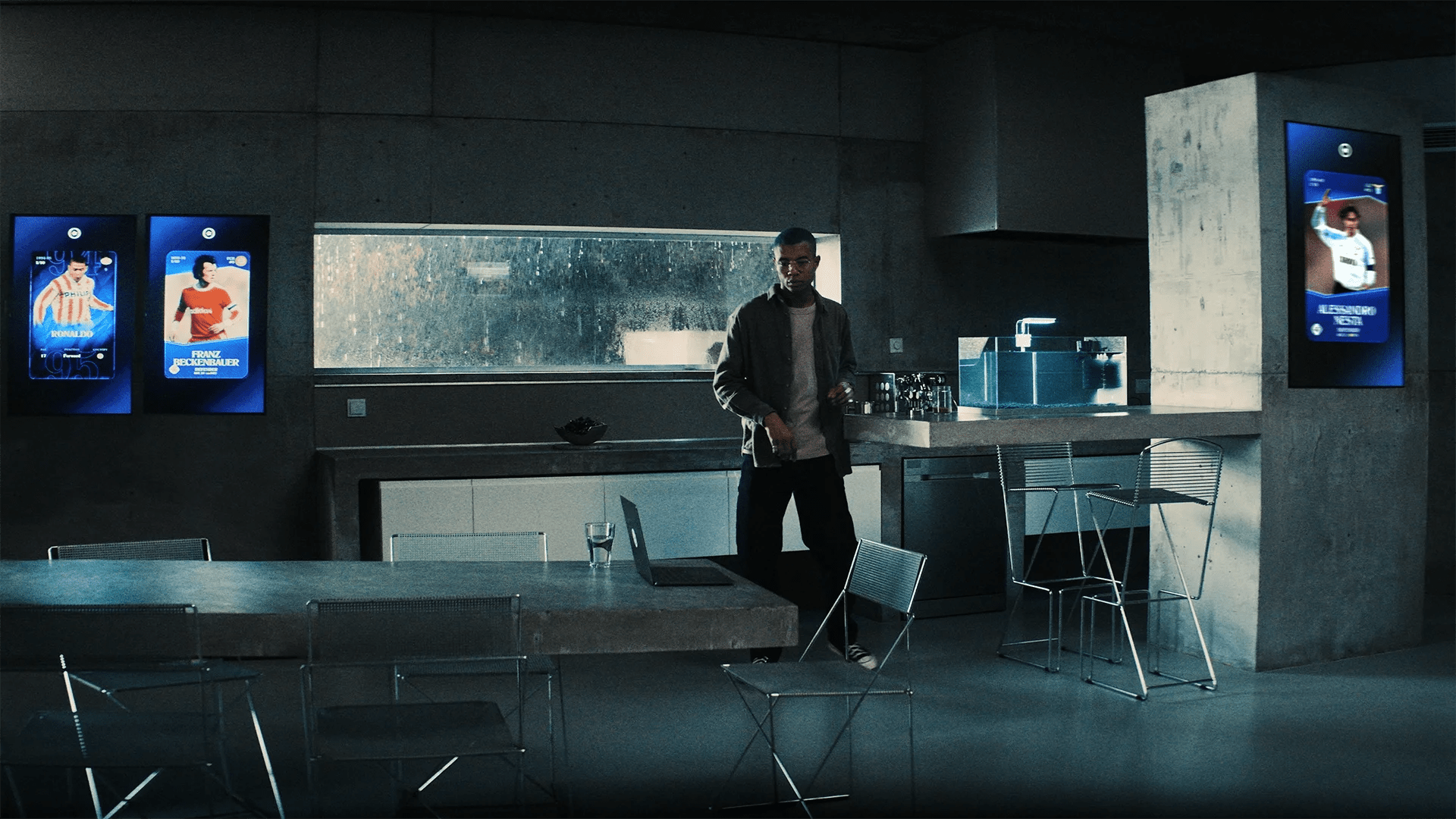 221122_SORARE_DC_16-9_3840x2160_422HQ.00_00_28_02.Still024 copy.webp