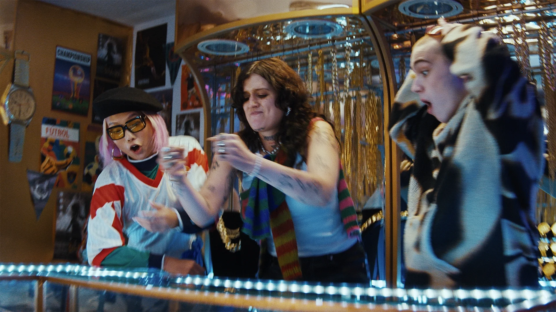 221122_SORARE_DC_16-9_3840x2160_422HQ.00_00_47_11.Still047 copy.webp