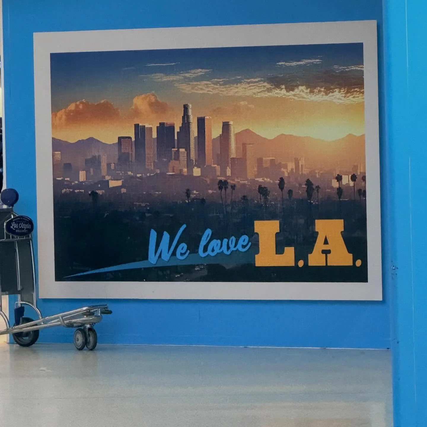 We love L.A. . 💙 @flylaxairport 
#WeLoveLA #LosAngeles #LAvibes #CaliforniaDreaming #SoCalLife CityOfAngels GoldenHourLA TravelCalifornia