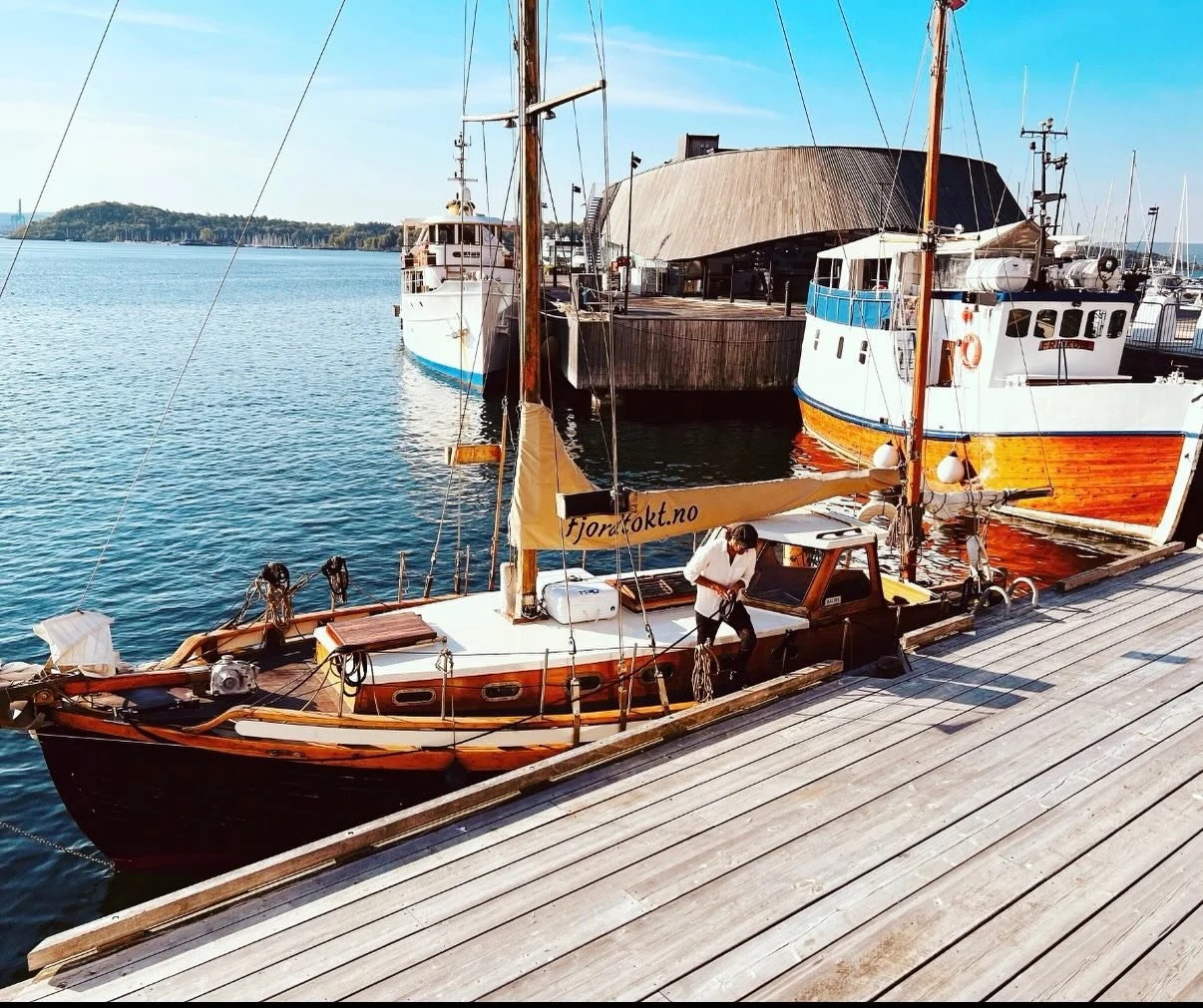 Oslo harbor moments before setting sail ⚓️🇳🇴
#Oslo #OsloHarbor #Norway #FjordLife #ScandinavianSummer NordicVibes TravelMoments BeforeTheBoat SeasideScenes