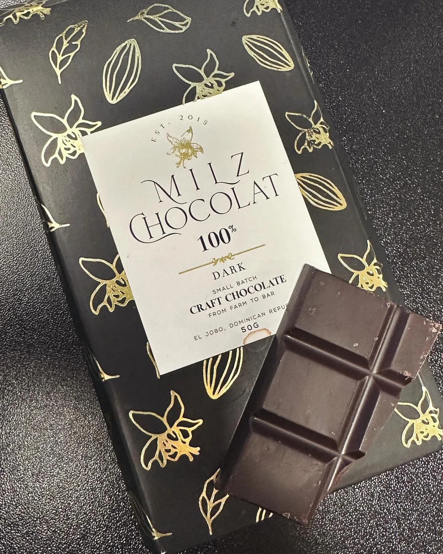 @milzchocolat - 100% Dominican Cacao single farm - Family owned Cacatoal del Norte- - smooth, notes of cherry 🍒 excellent!!! #i❤️chocolate