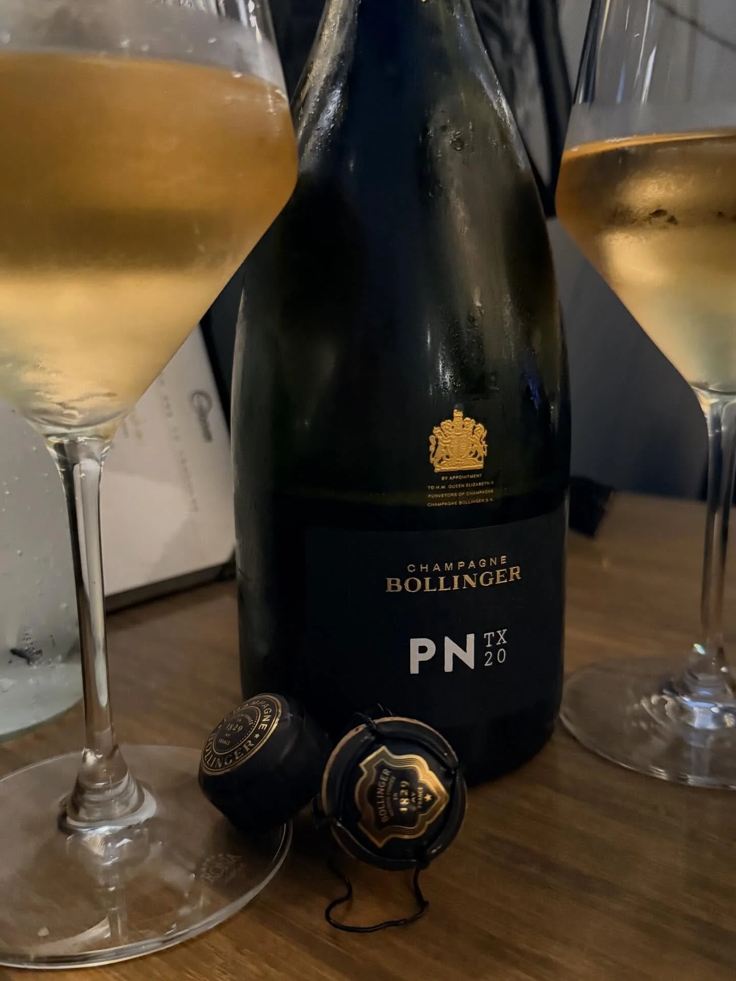 Bollinger-PN TX20 Brut
100% Pinot Noir
	&bull;	PN stands for Pinot Noir
	&bull;	TX indicates the dominant cru: Tauxi&egrave;res
	&bull;	20 refers to the base year: 2020
🕰️ Vinification &amp; Aging
	&bull;	Fermentation: Stainless steel
	&bull;	Reserv