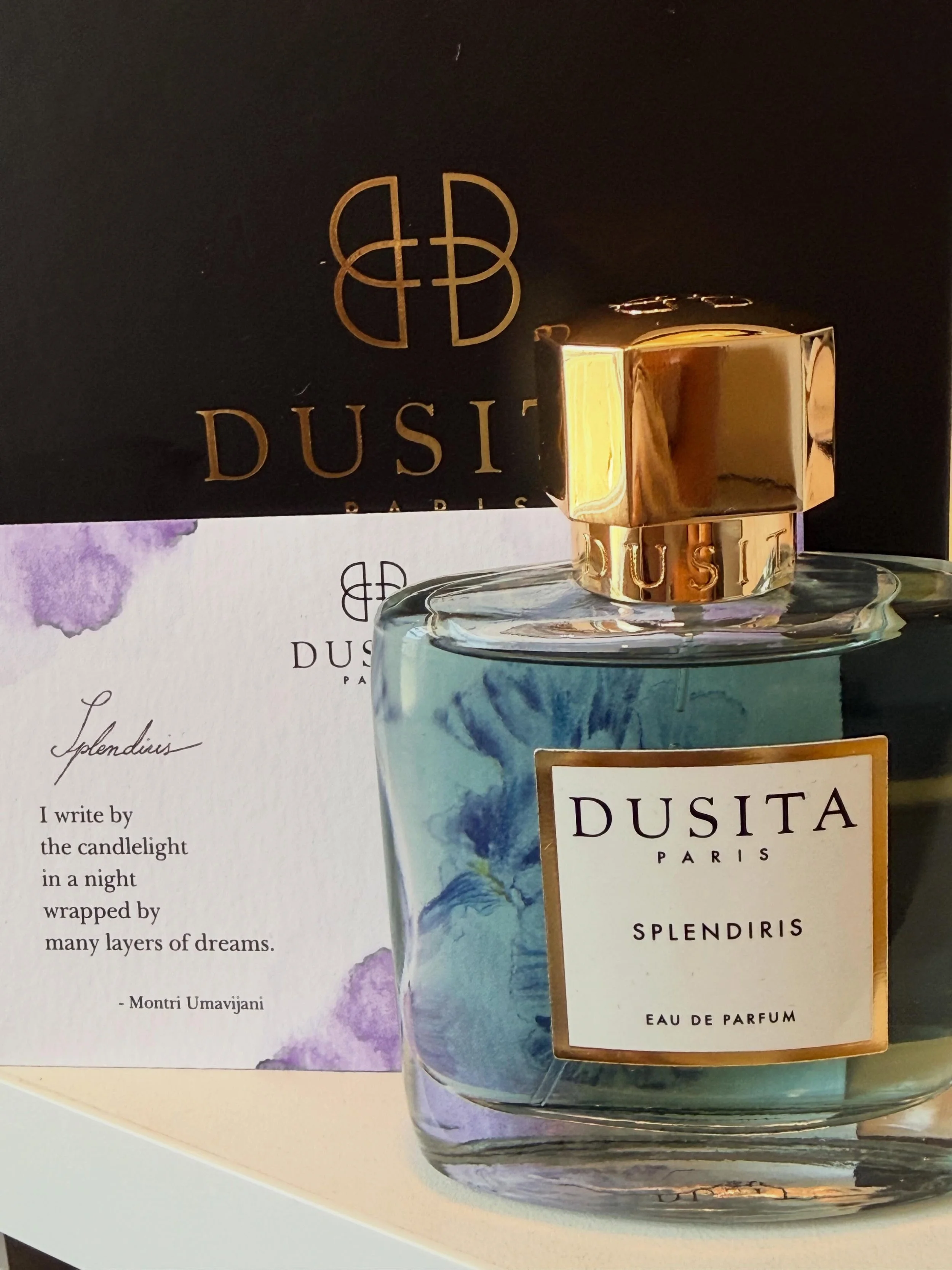 @parfumsdusita 
Brand: Dusita Paris
Fragrance: Splendiris
Concentration: Eau de Parfum
Release Year: 2019
Perfumer (Nose): Pissara Umavijani 🇹🇭
Country of Origin: France

Top

* Italian Mandarin

Heart

* Orris Butter
* Iris
* Violet
* Carrot Seed
