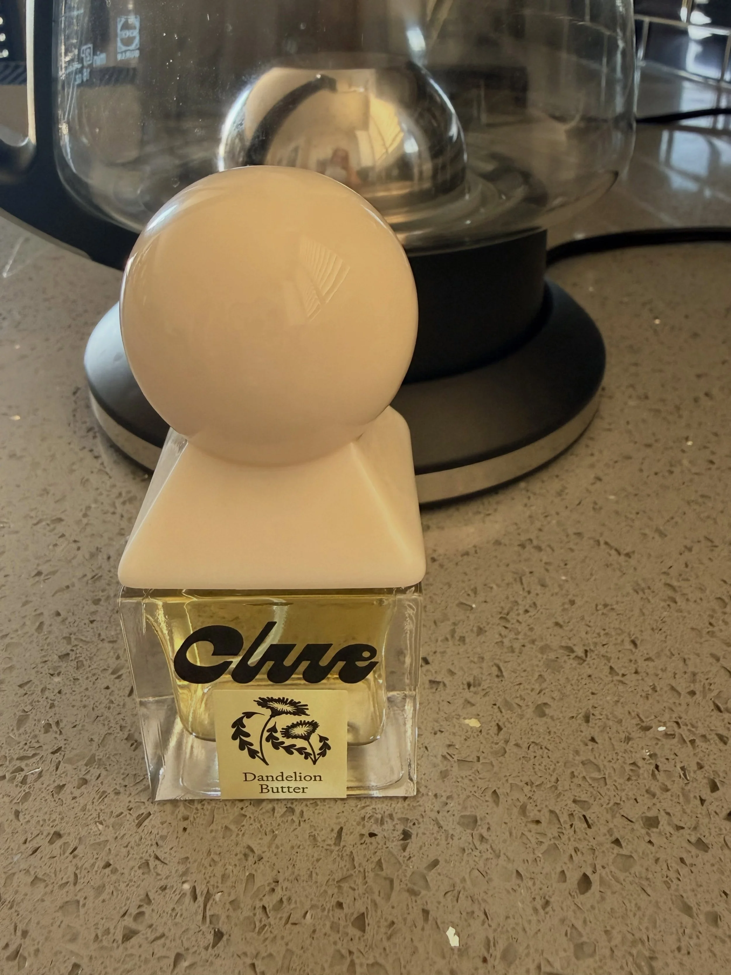 Brand: Clue Perfumery
Fragrance: Dandelion Butter
Release Year: 2024
Perfumer / Nose: Cat Nicdao
Concentration: Eau de Parfum
Size: 30 mL (1 fl oz)
Country of Origin: United States (Chicago, Illinois)
Gender: Unisex

⸻

About the Perfumer

Cat Nicdao